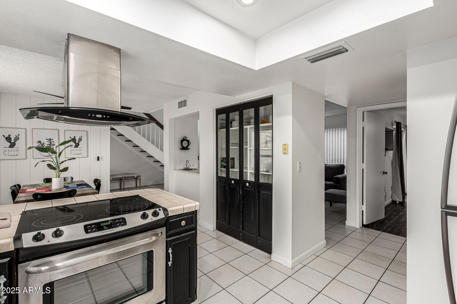 4504 W CONTINENTAL Drive