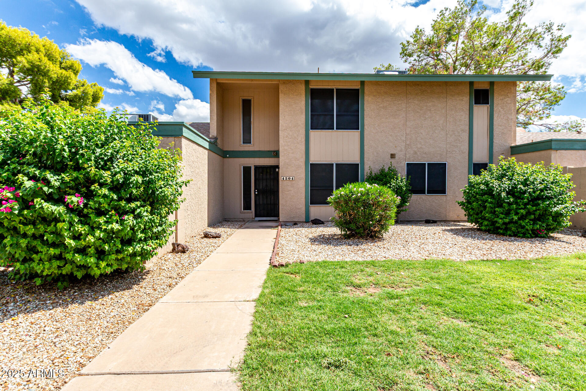 4504 W CONTINENTAL Drive