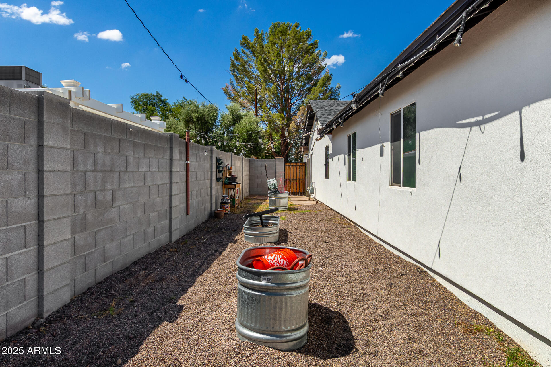 3439 N 45TH Place