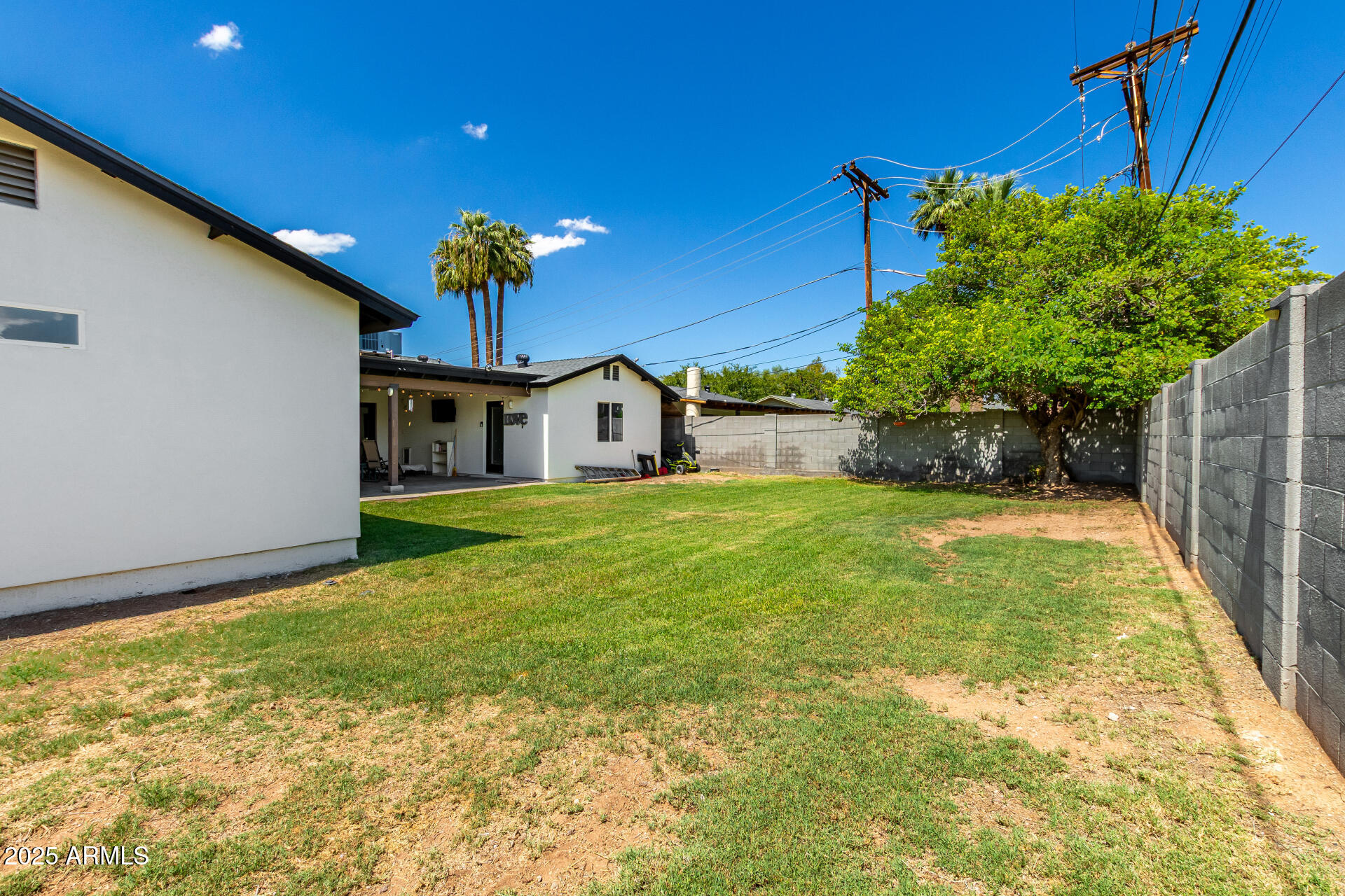 3439 N 45TH Place