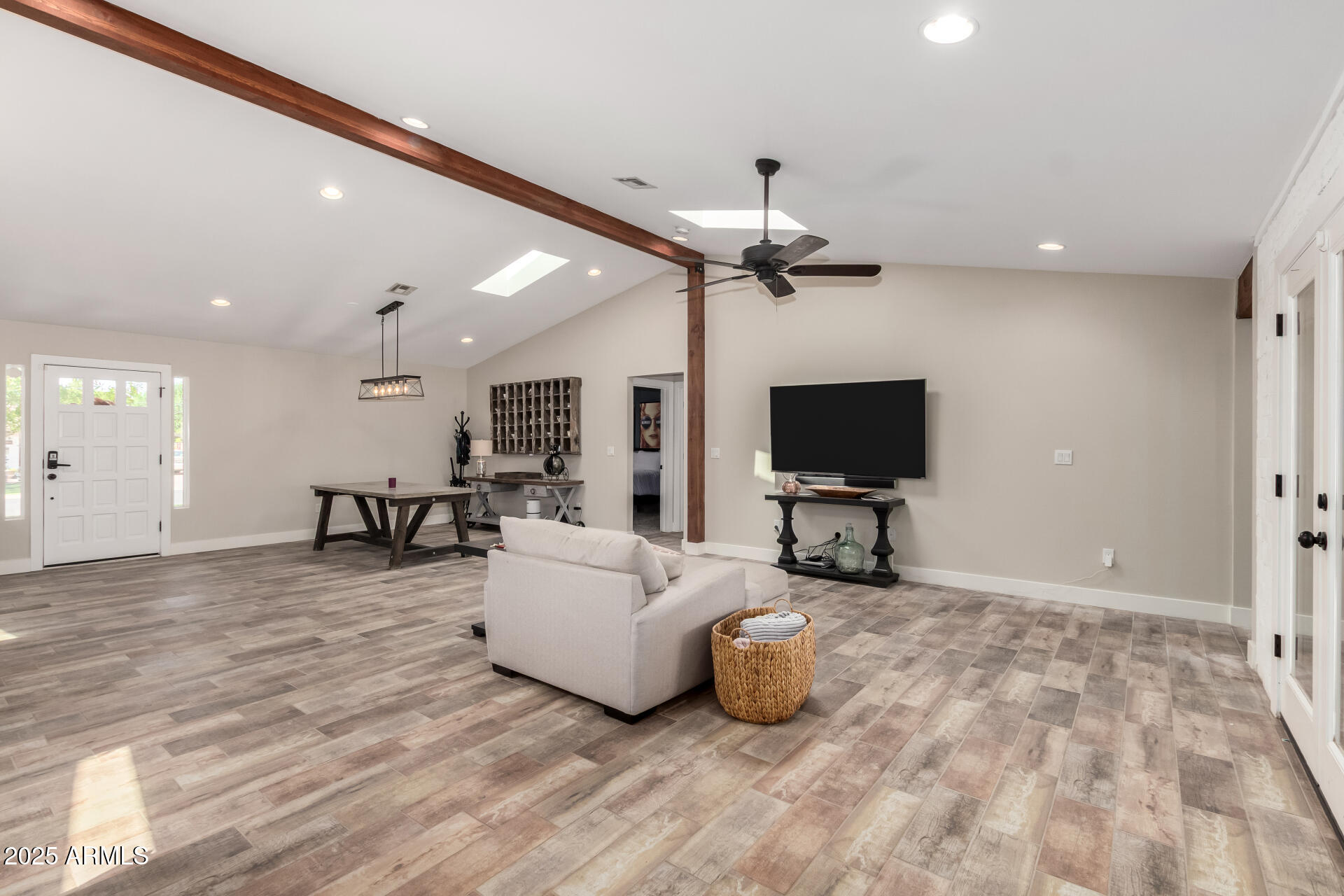 3439 N 45TH Place