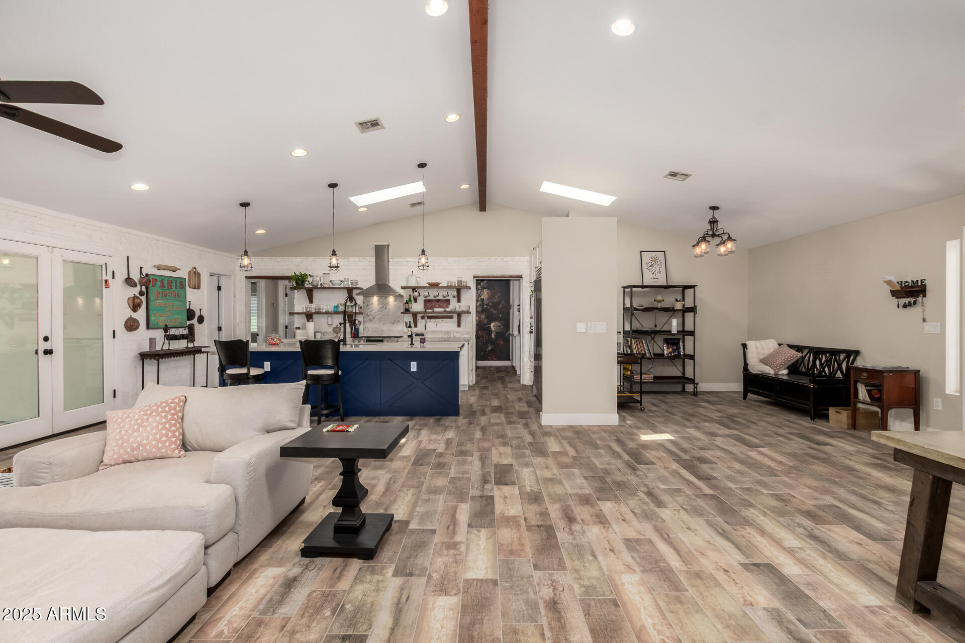 3439 N 45TH Place