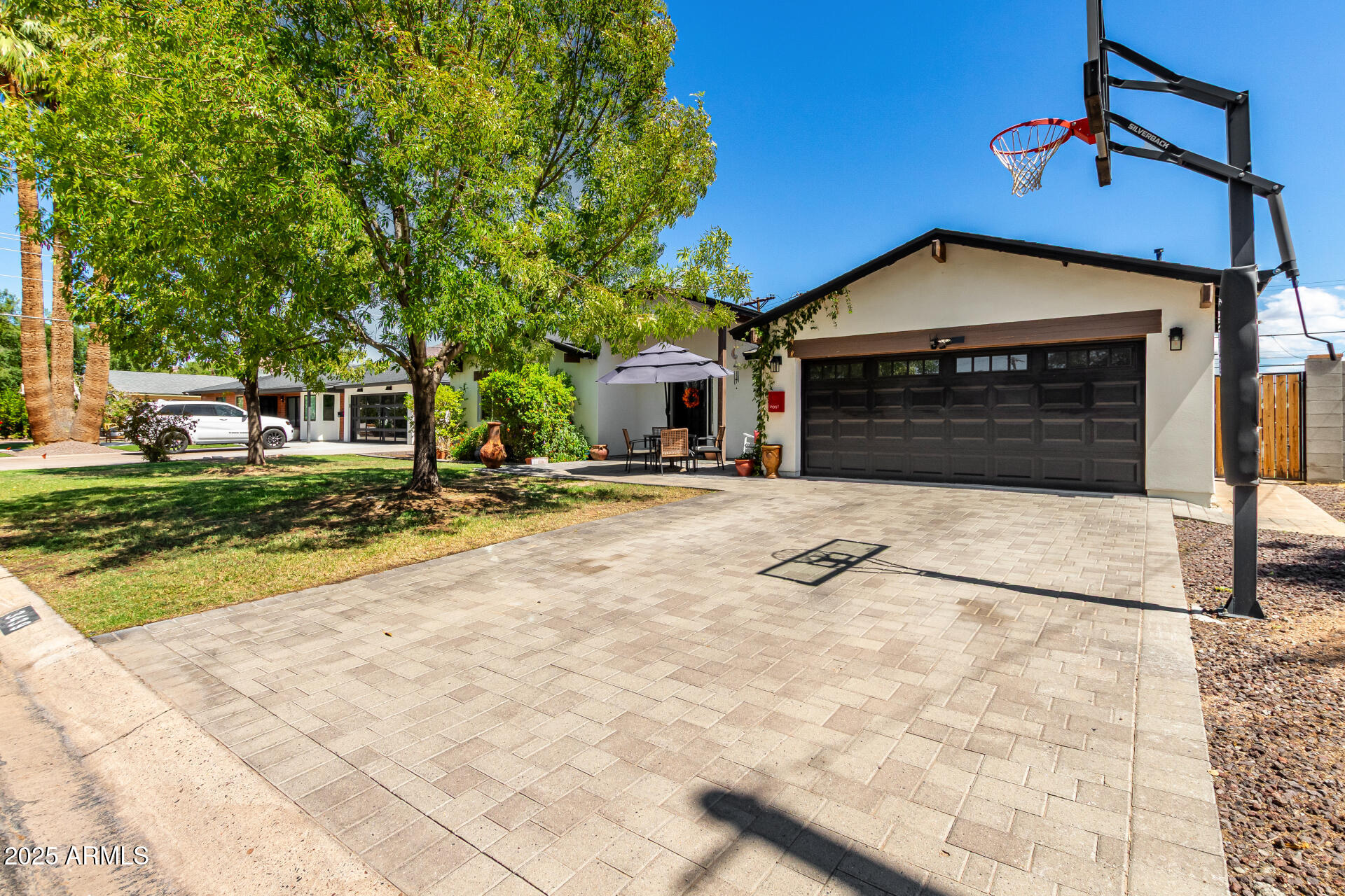 3439 N 45TH Place