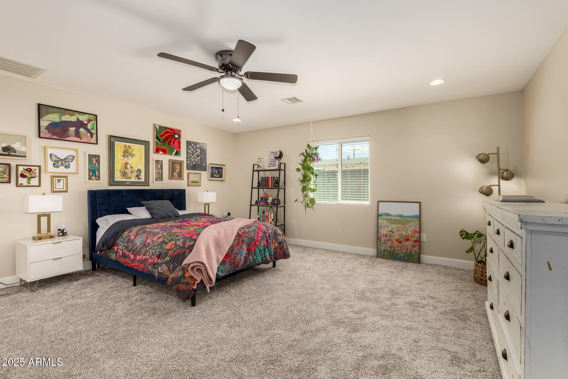 3439 N 45TH Place