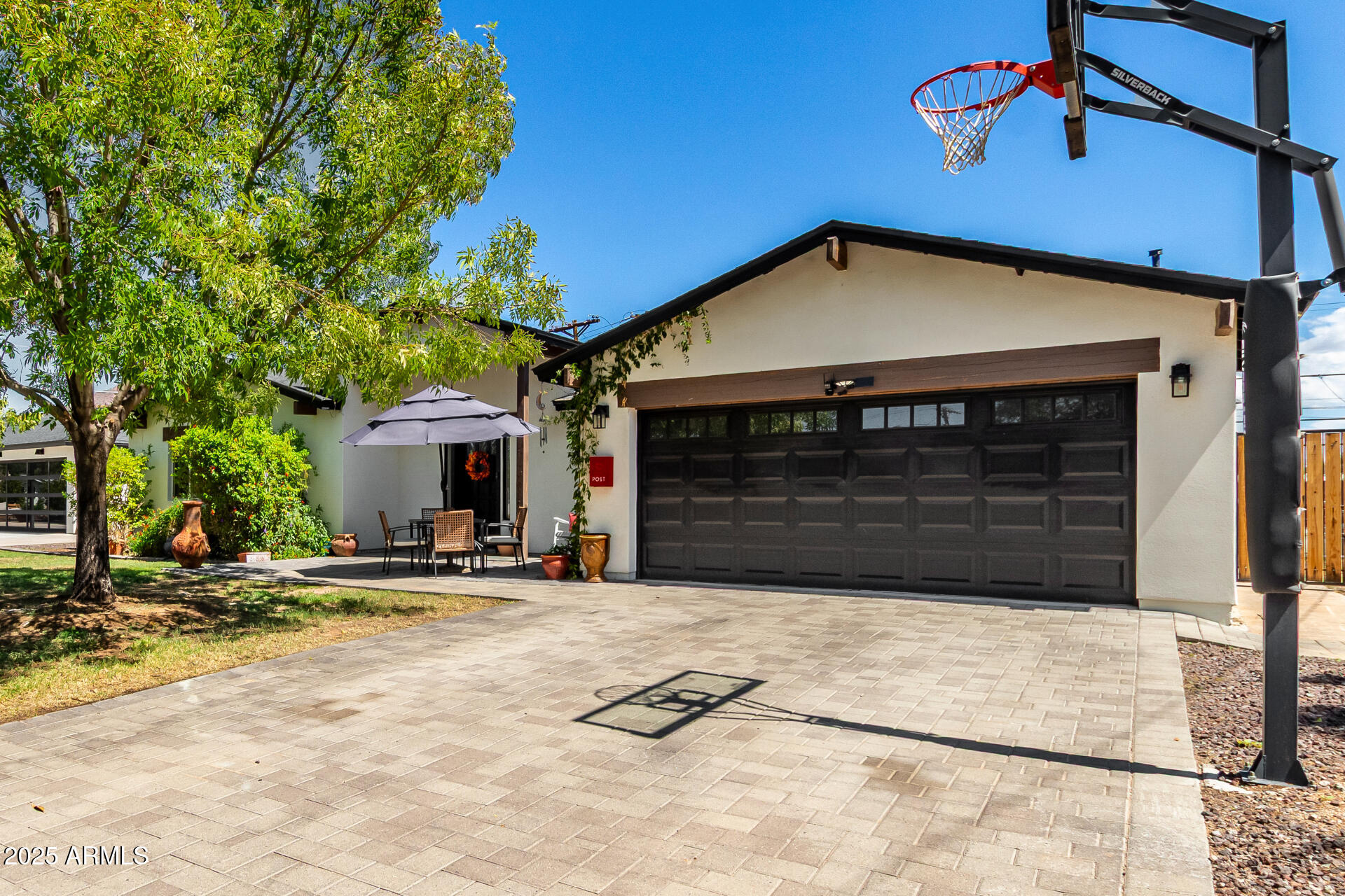 3439 N 45TH Place