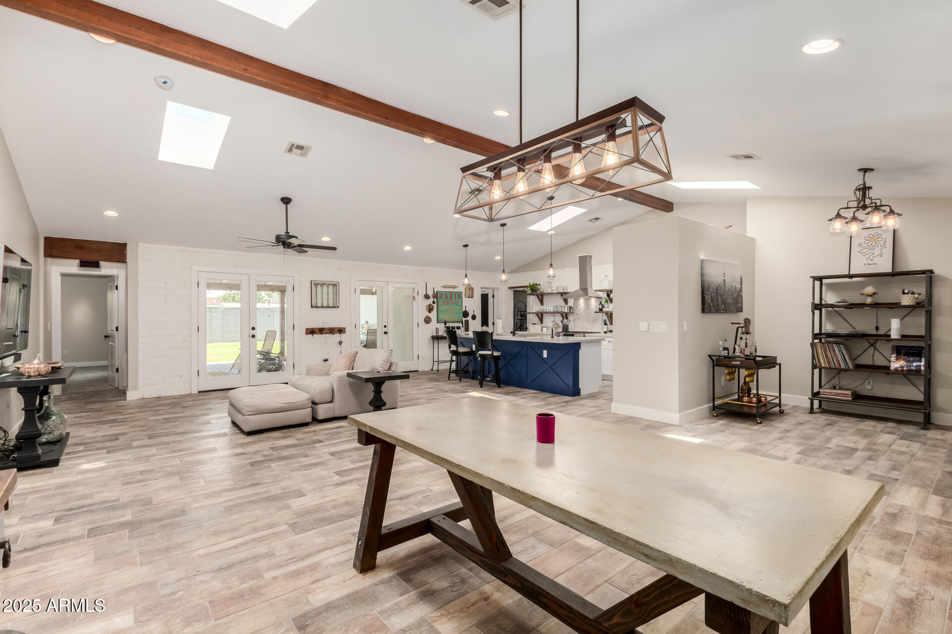 3439 N 45TH Place
