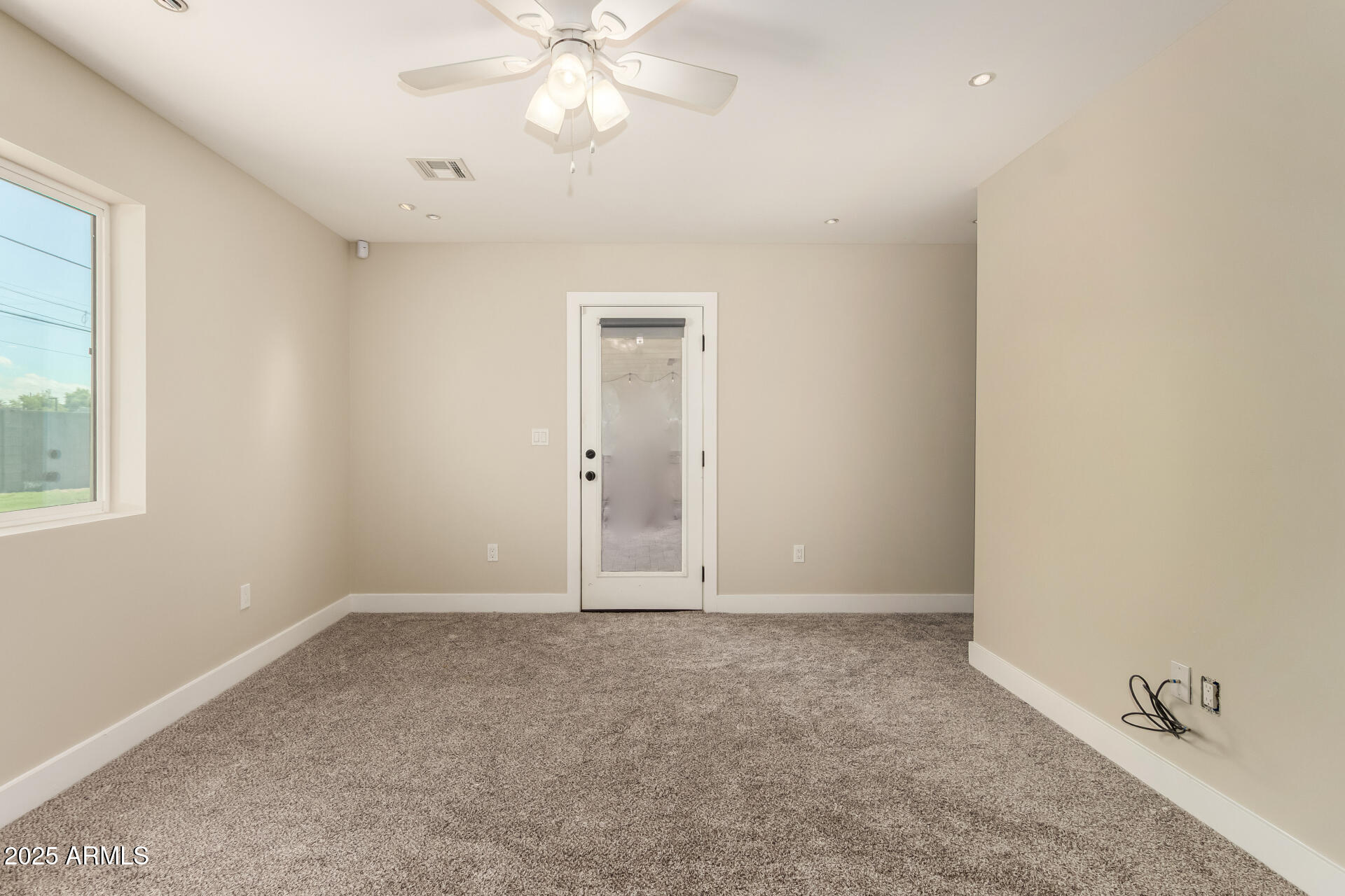3439 N 45TH Place