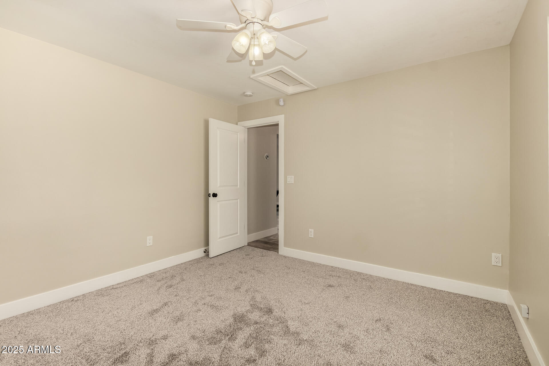 3439 N 45TH Place