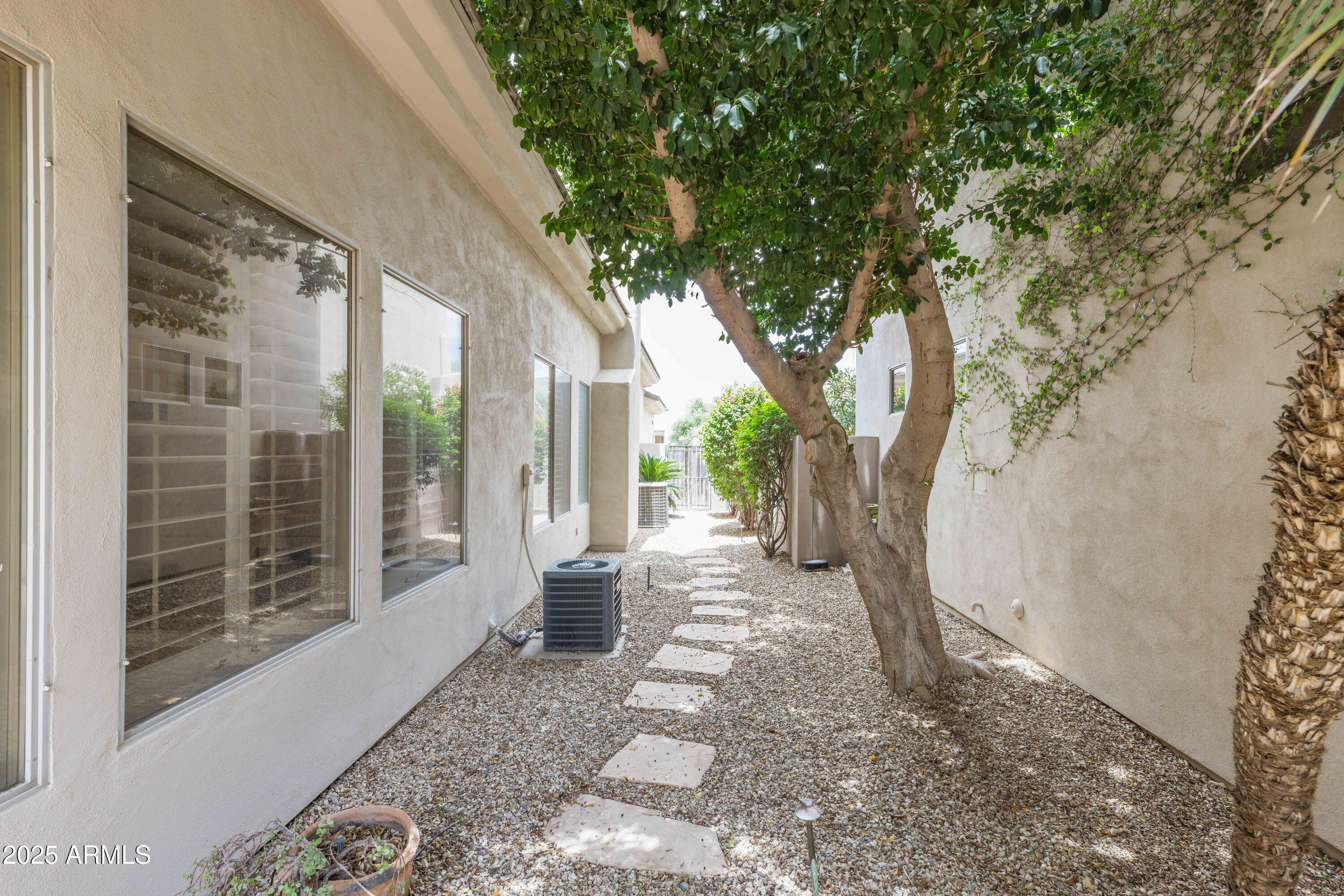 7369 E DEL ACERO Drive