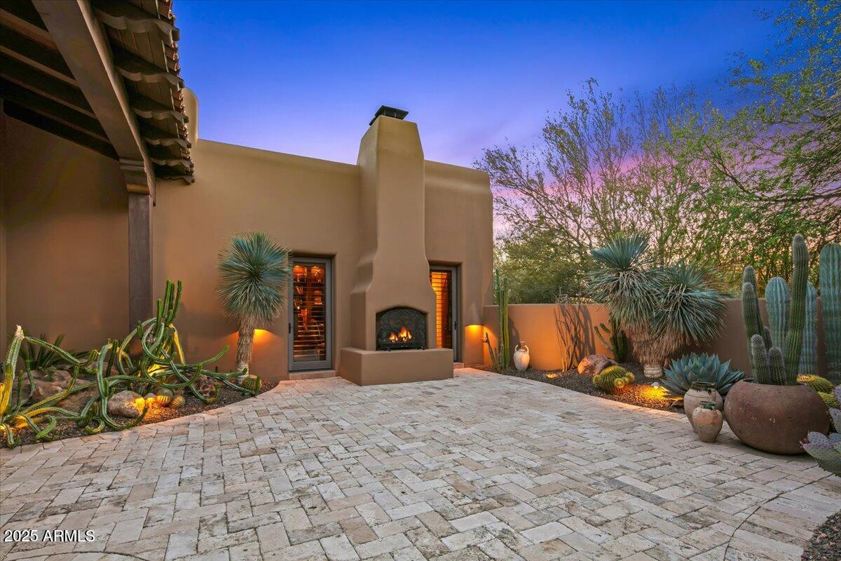 7311 E ARROYO HONDO Road