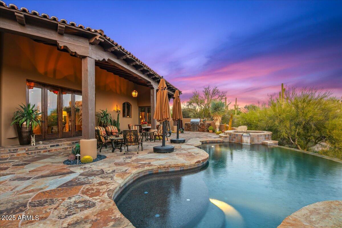 7311 E ARROYO HONDO Road