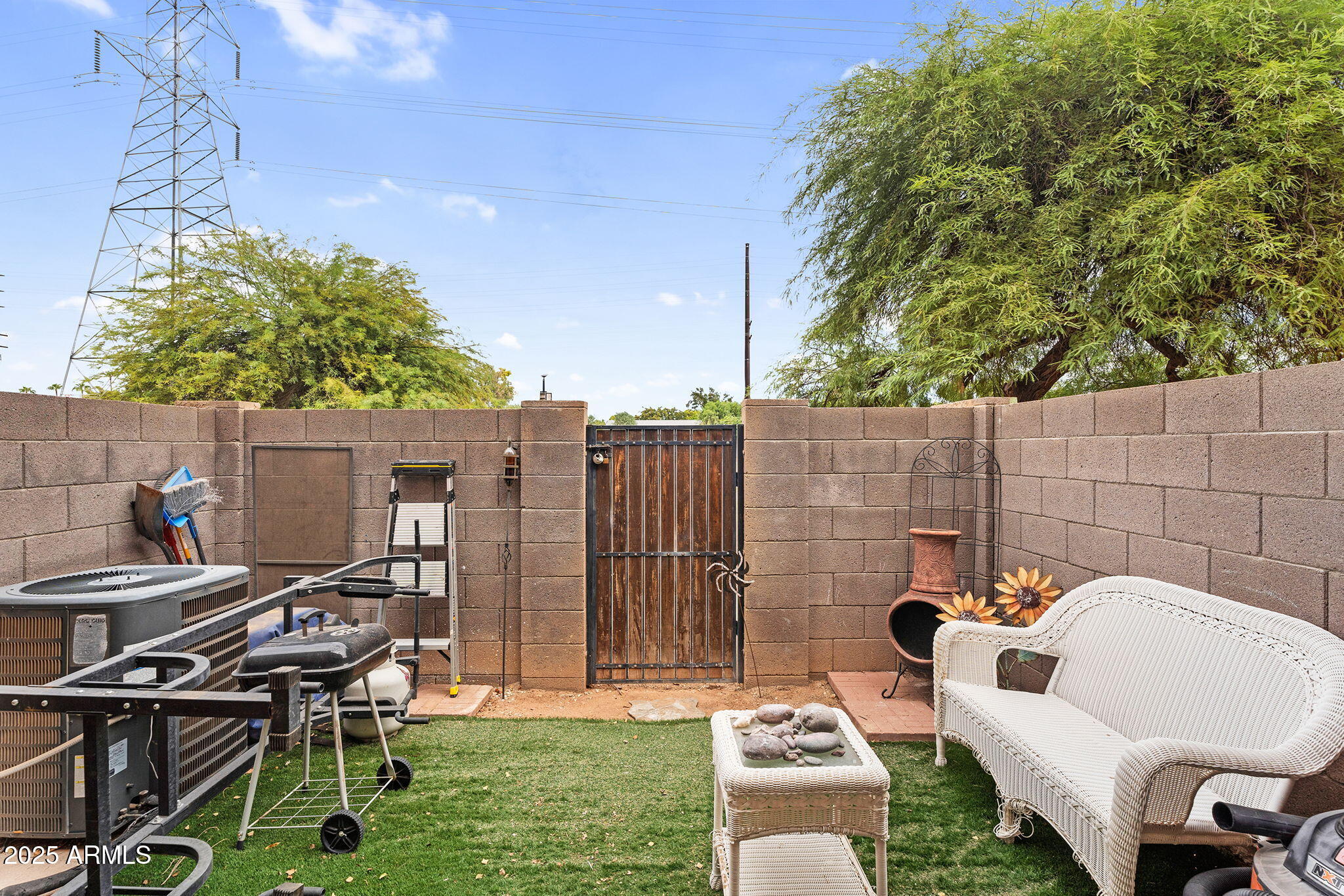 3491 N ARIZONA Avenue, 83