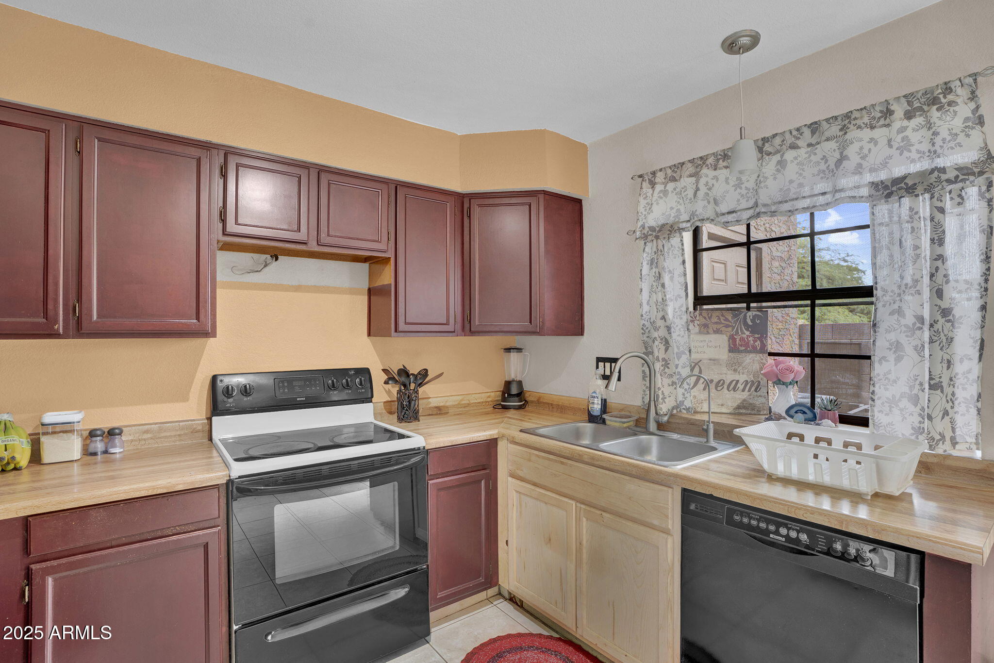 3491 N ARIZONA Avenue, 83