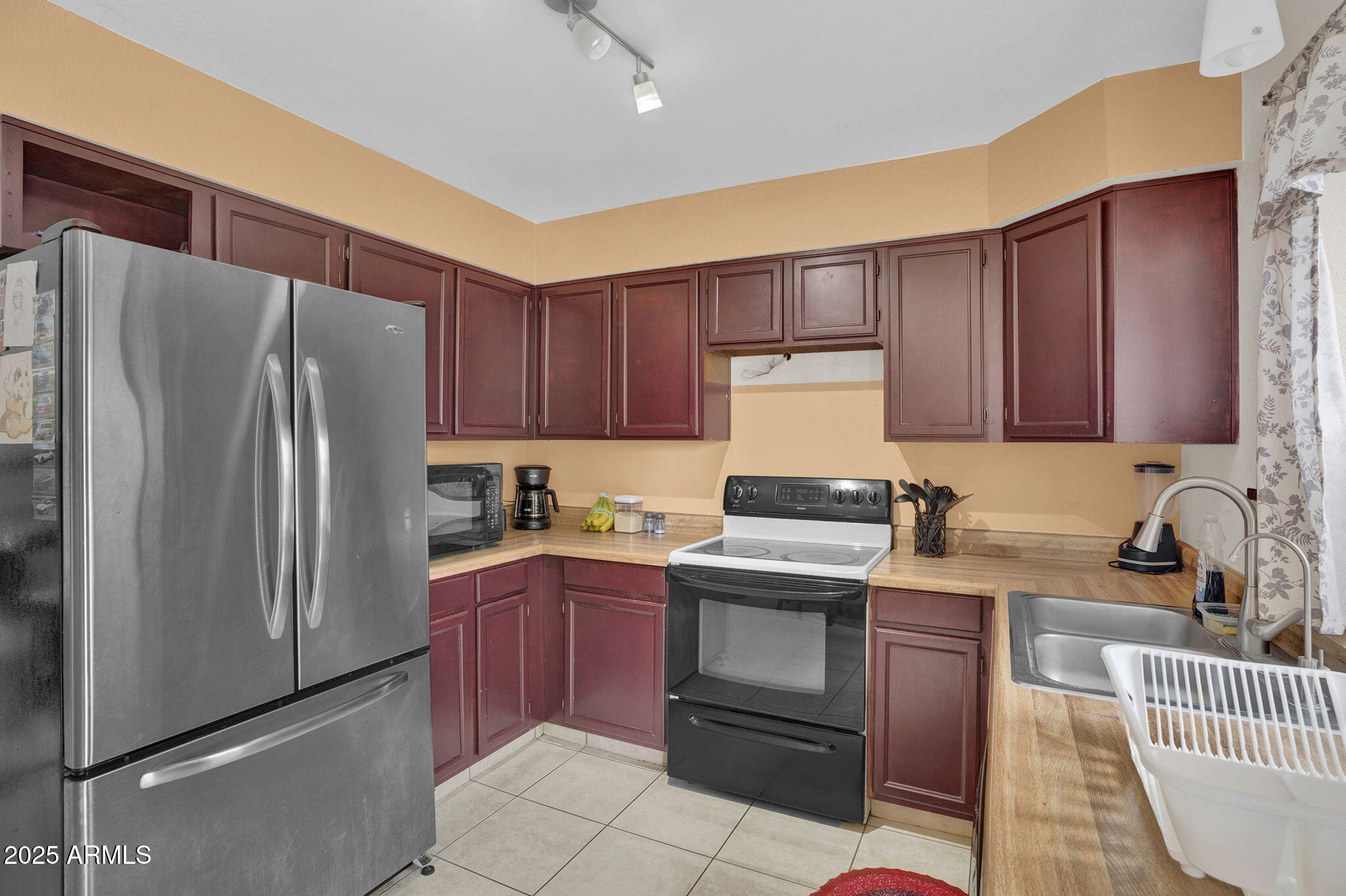 3491 N ARIZONA Avenue, 83