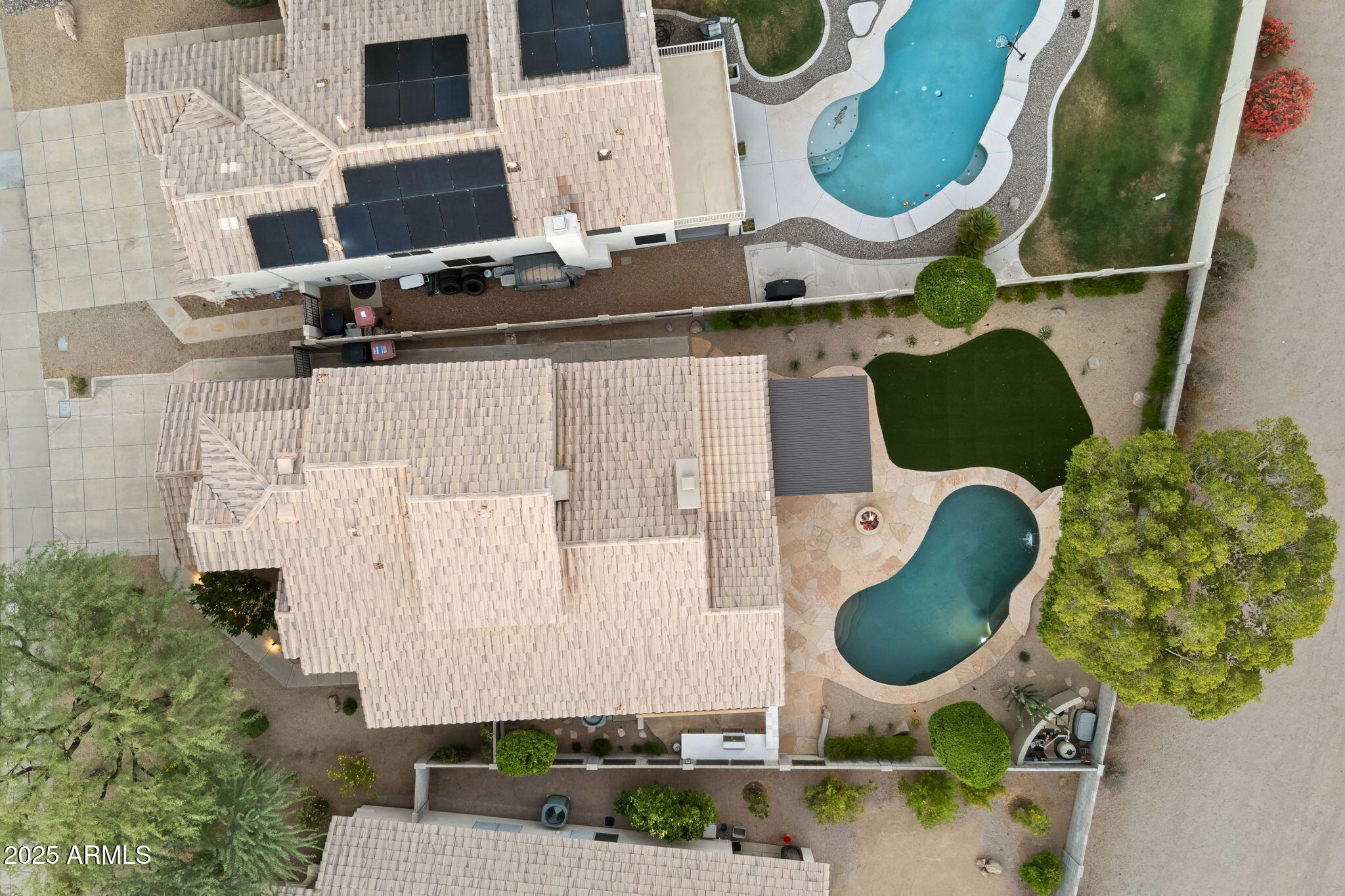 8173 E MICHELLE Drive