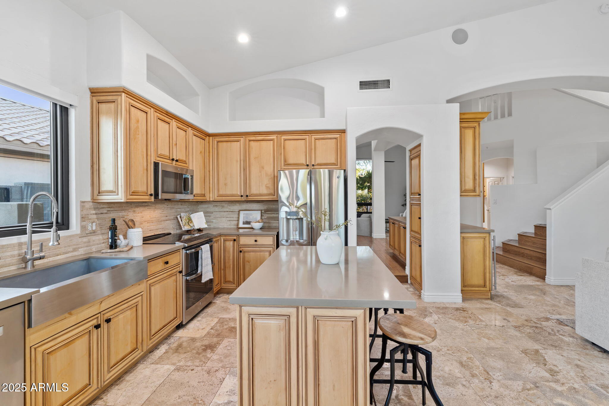 8173 E MICHELLE Drive