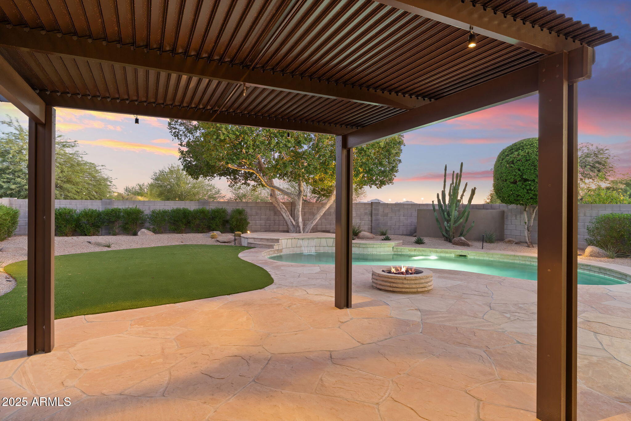 8173 E MICHELLE Drive