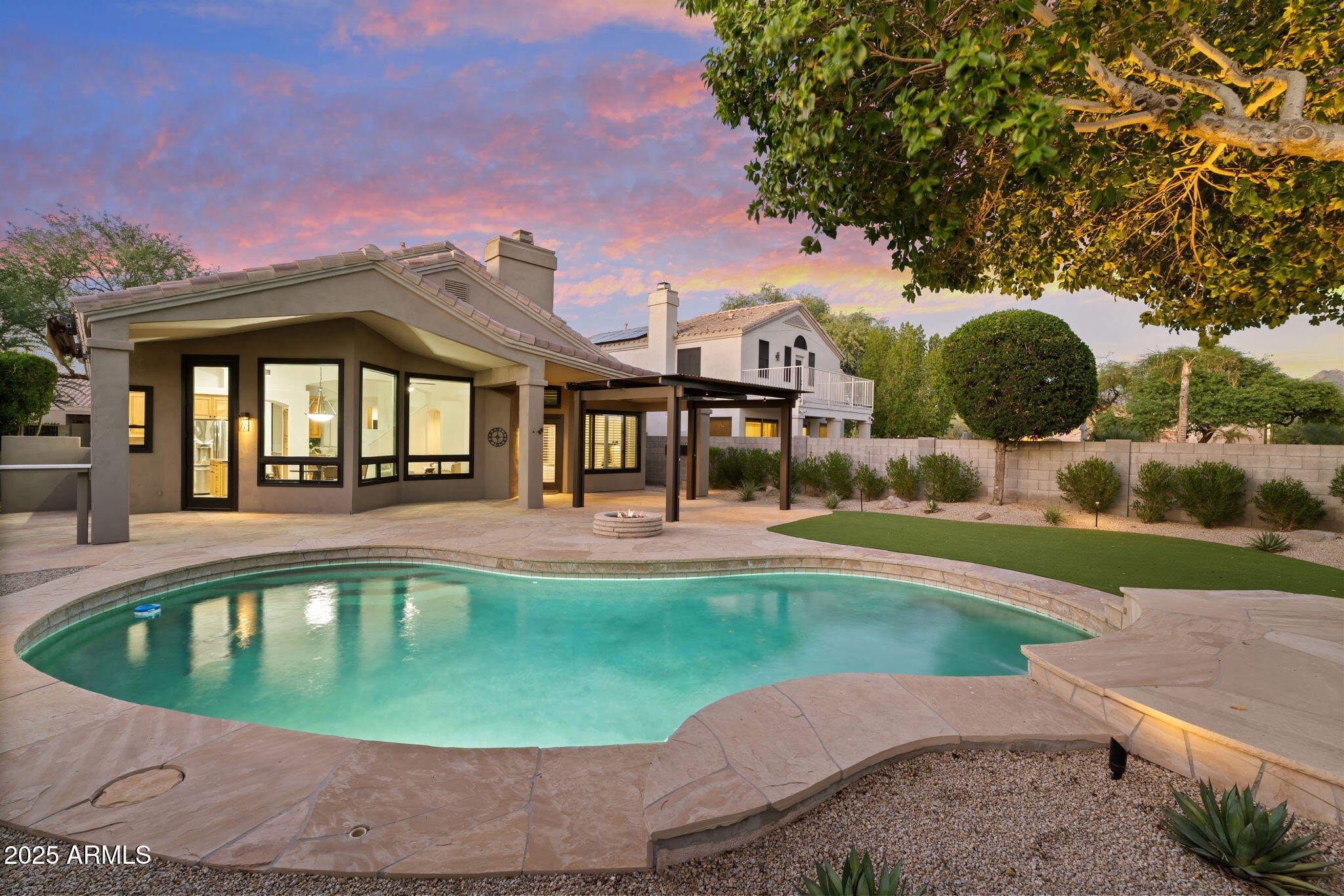8173 E MICHELLE Drive