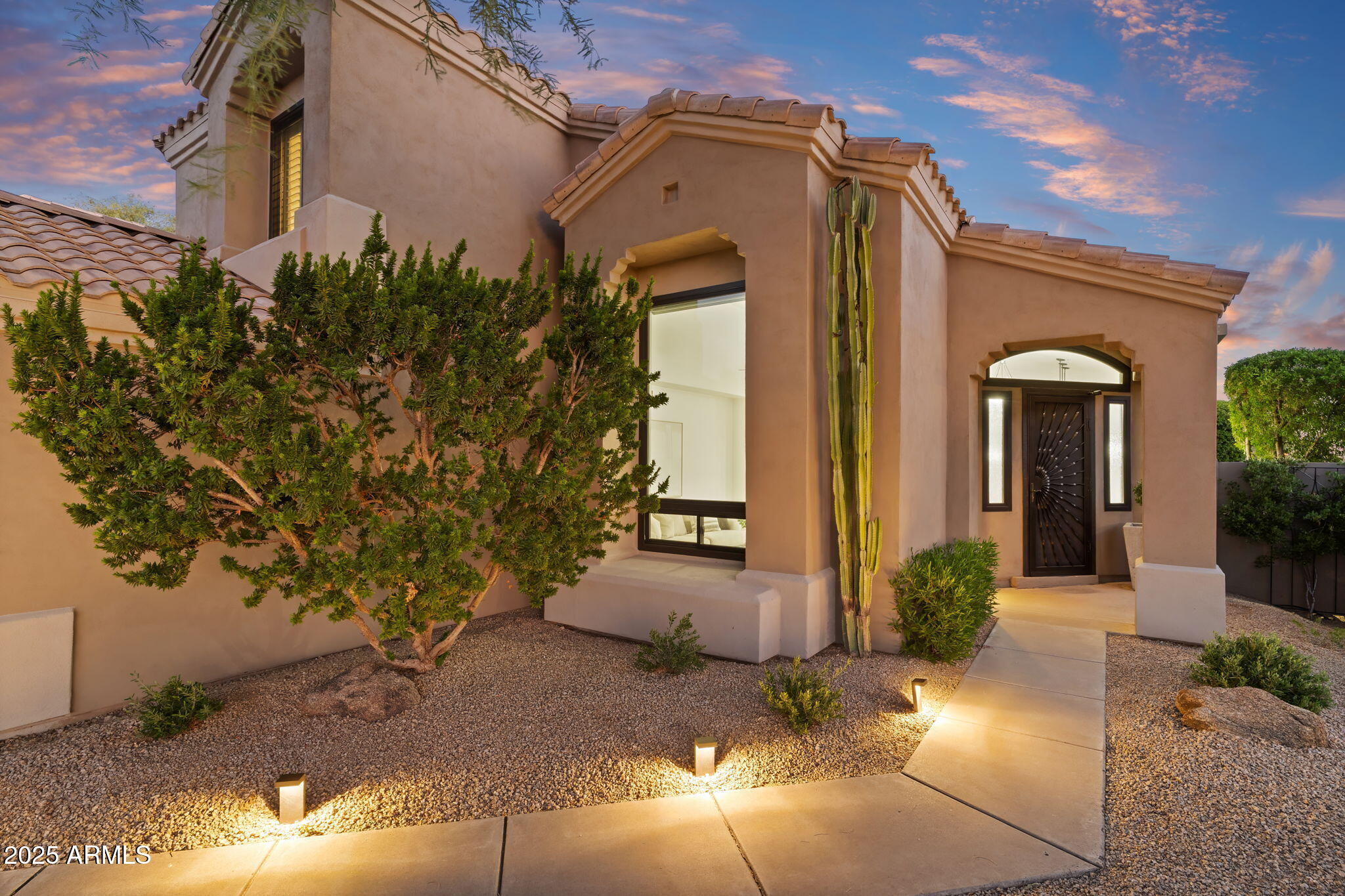 8173 E MICHELLE Drive