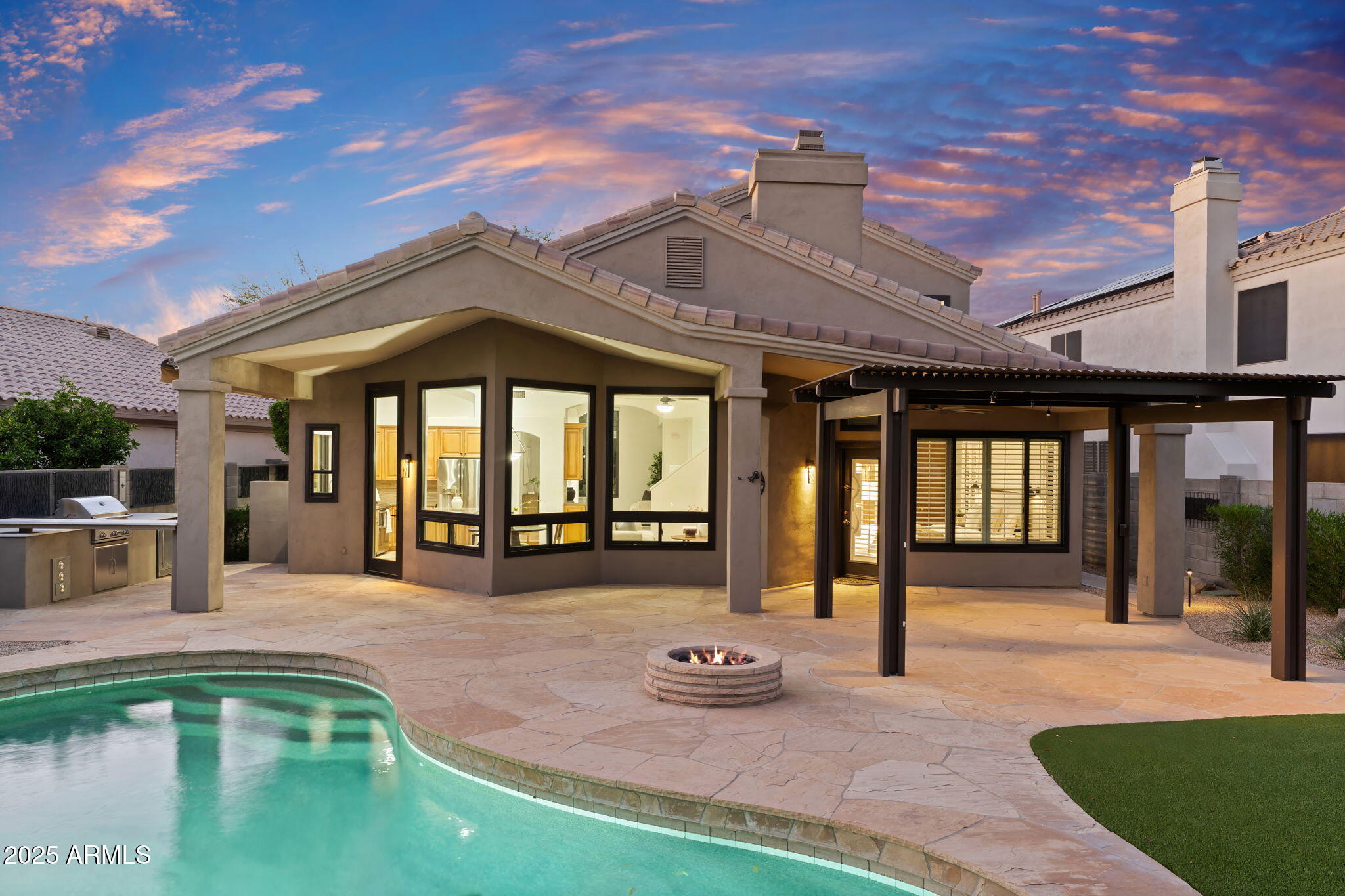 8173 E MICHELLE Drive