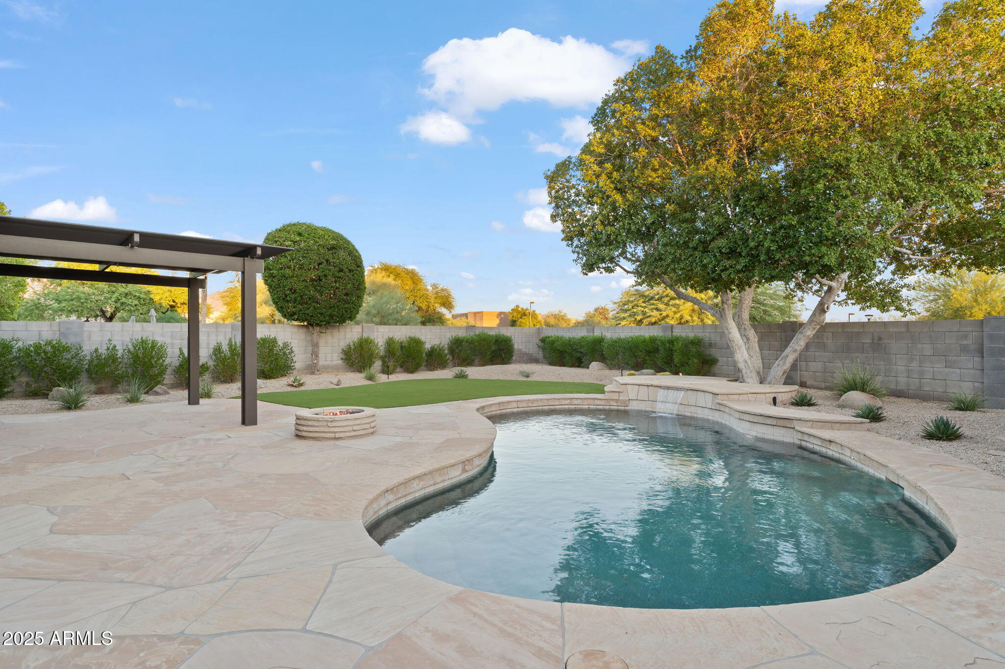 8173 E MICHELLE Drive