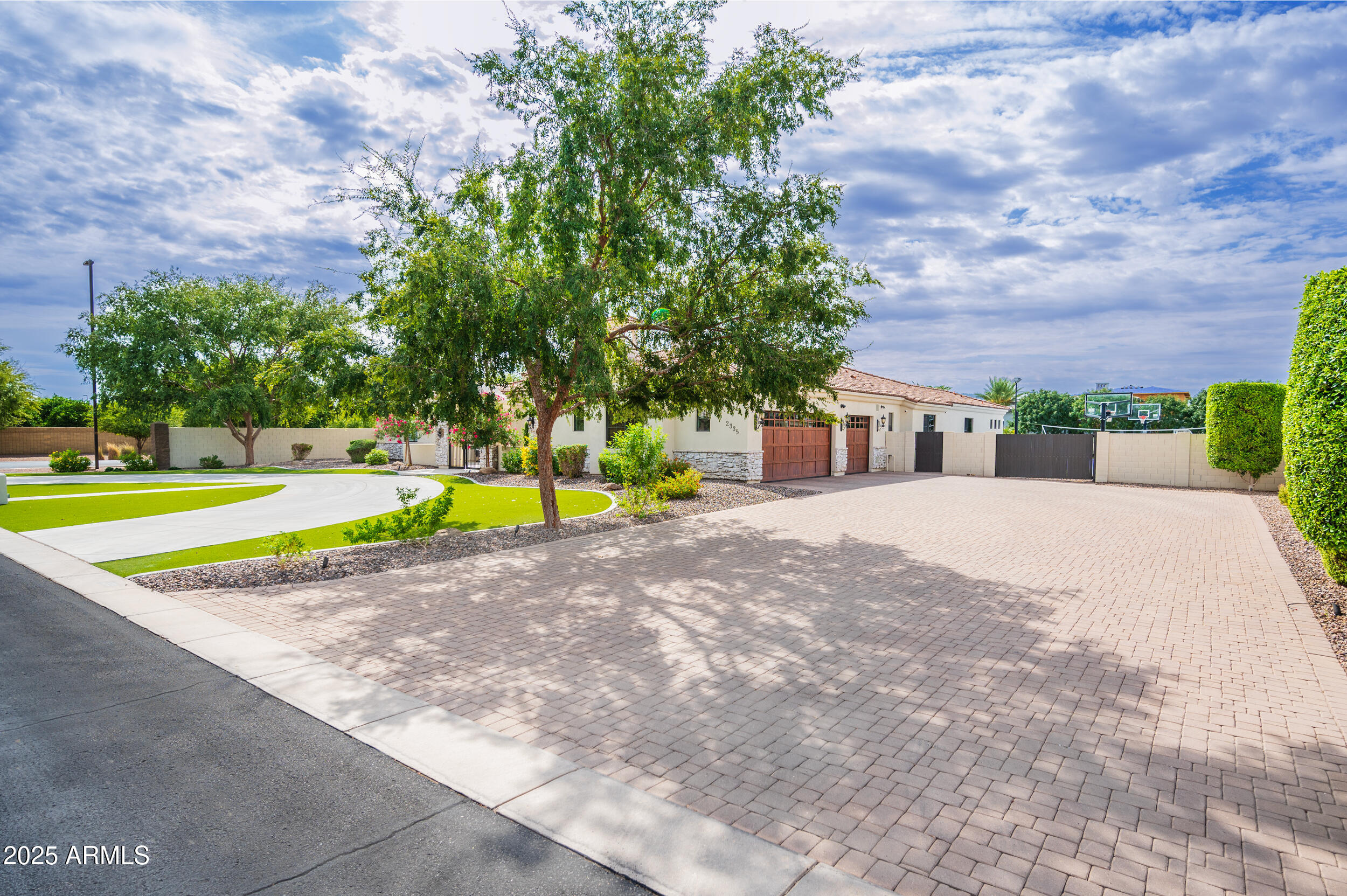 2335 E Plum Street