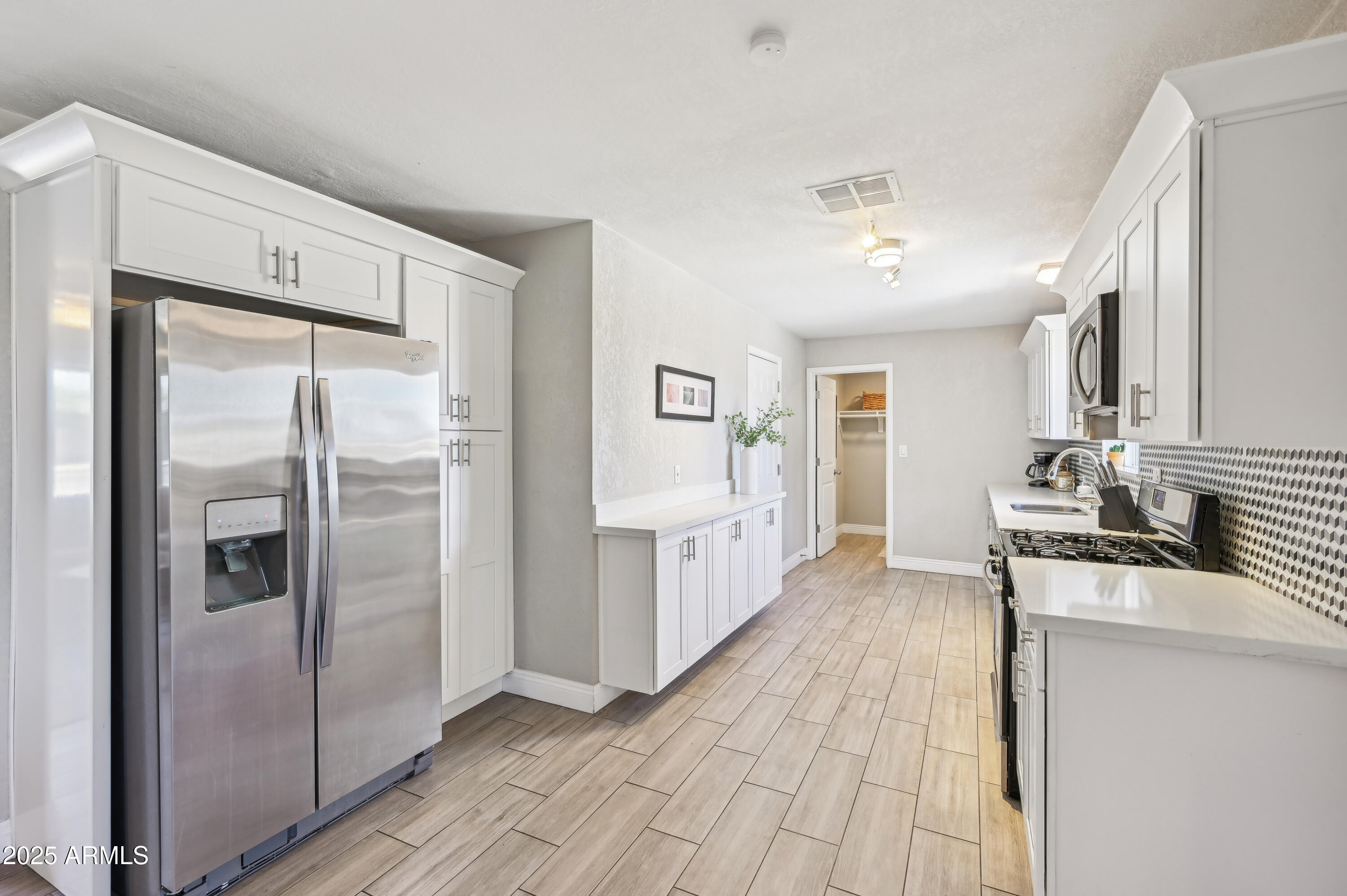 2045 N 68TH Street