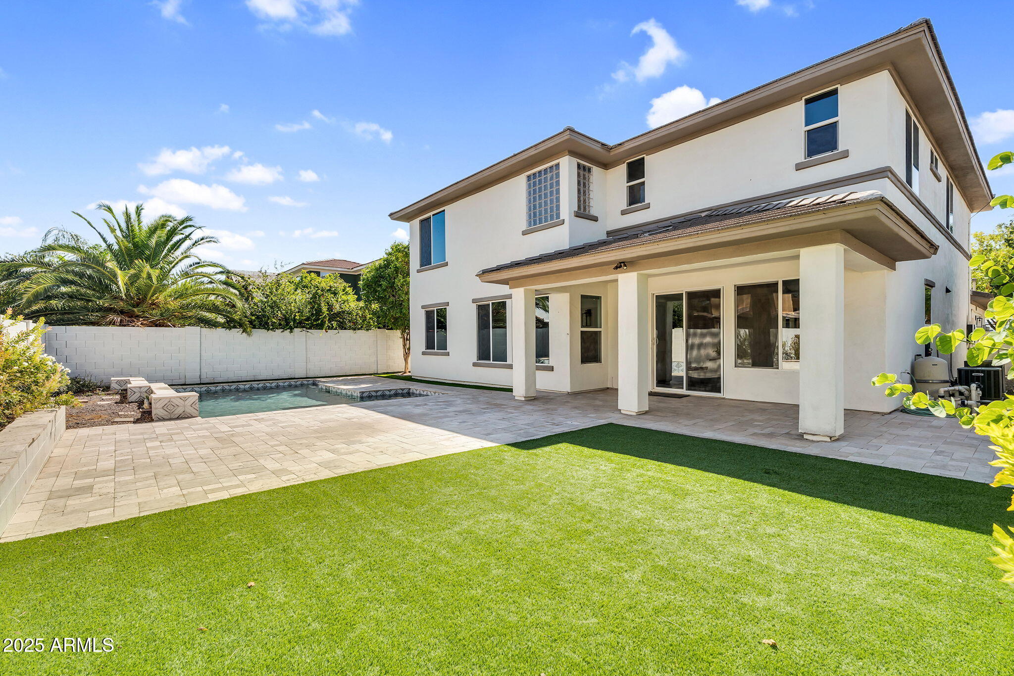 3752 E ROBIN Lane
