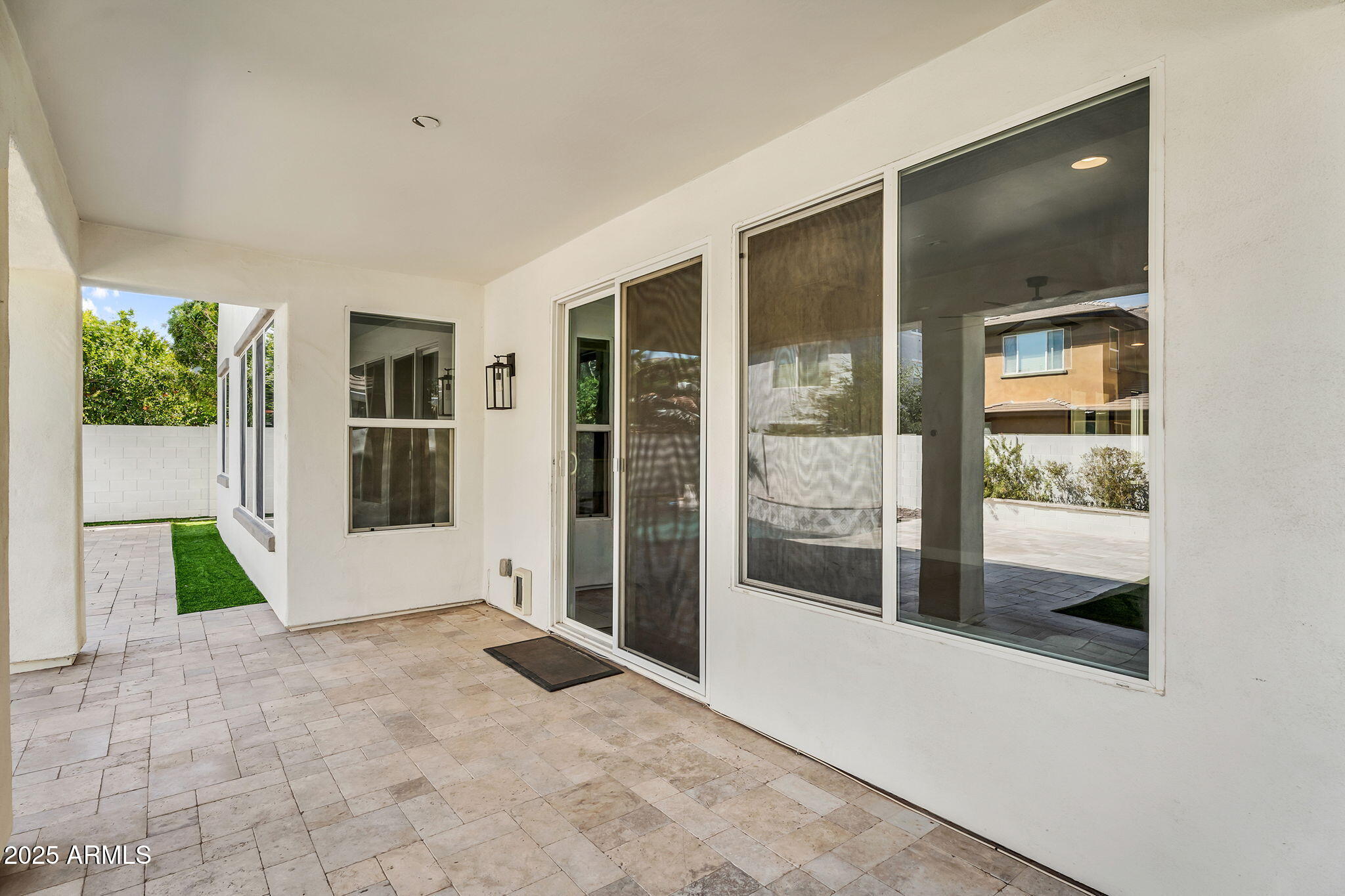 3752 E ROBIN Lane