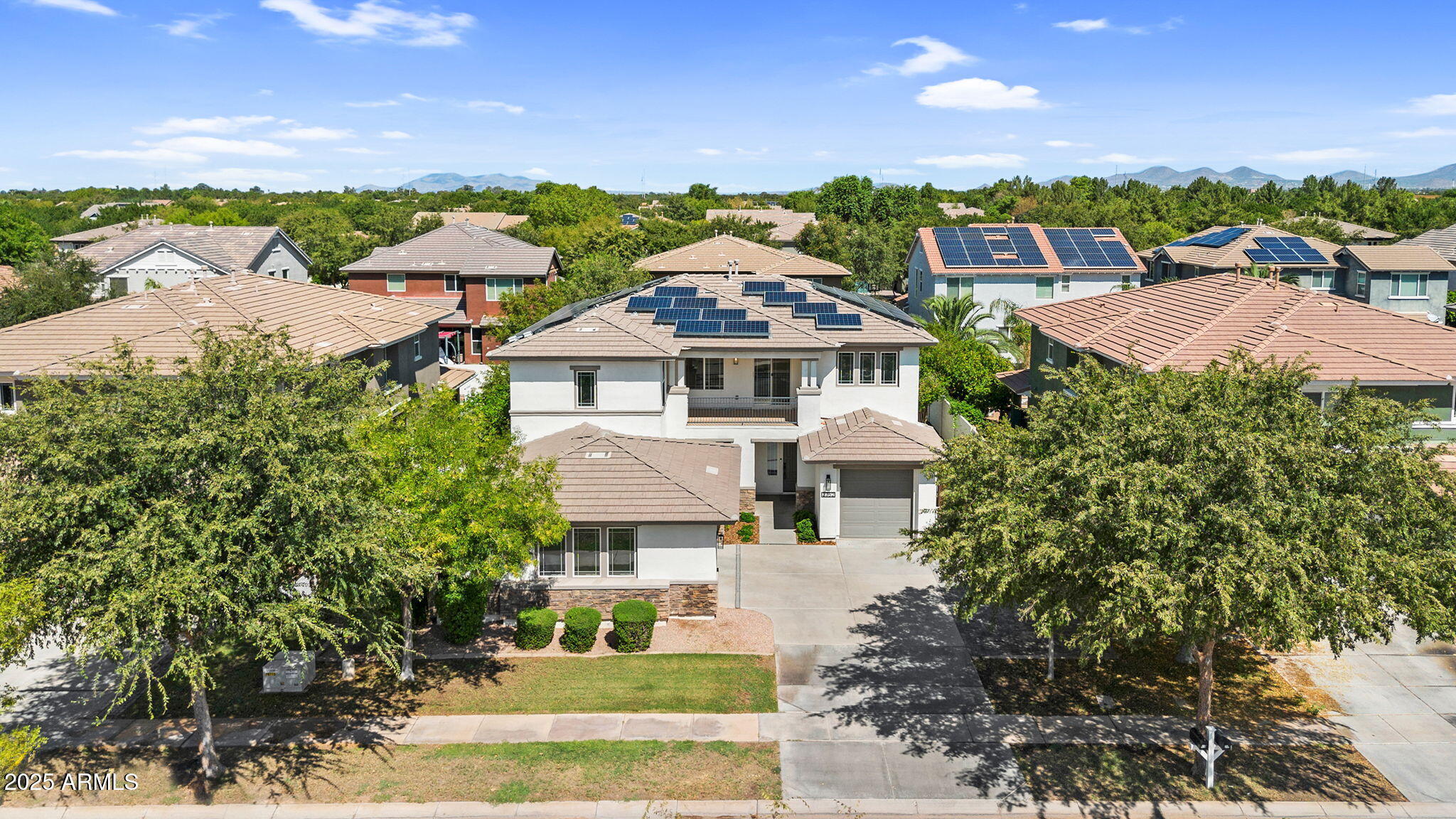 3752 E ROBIN Lane