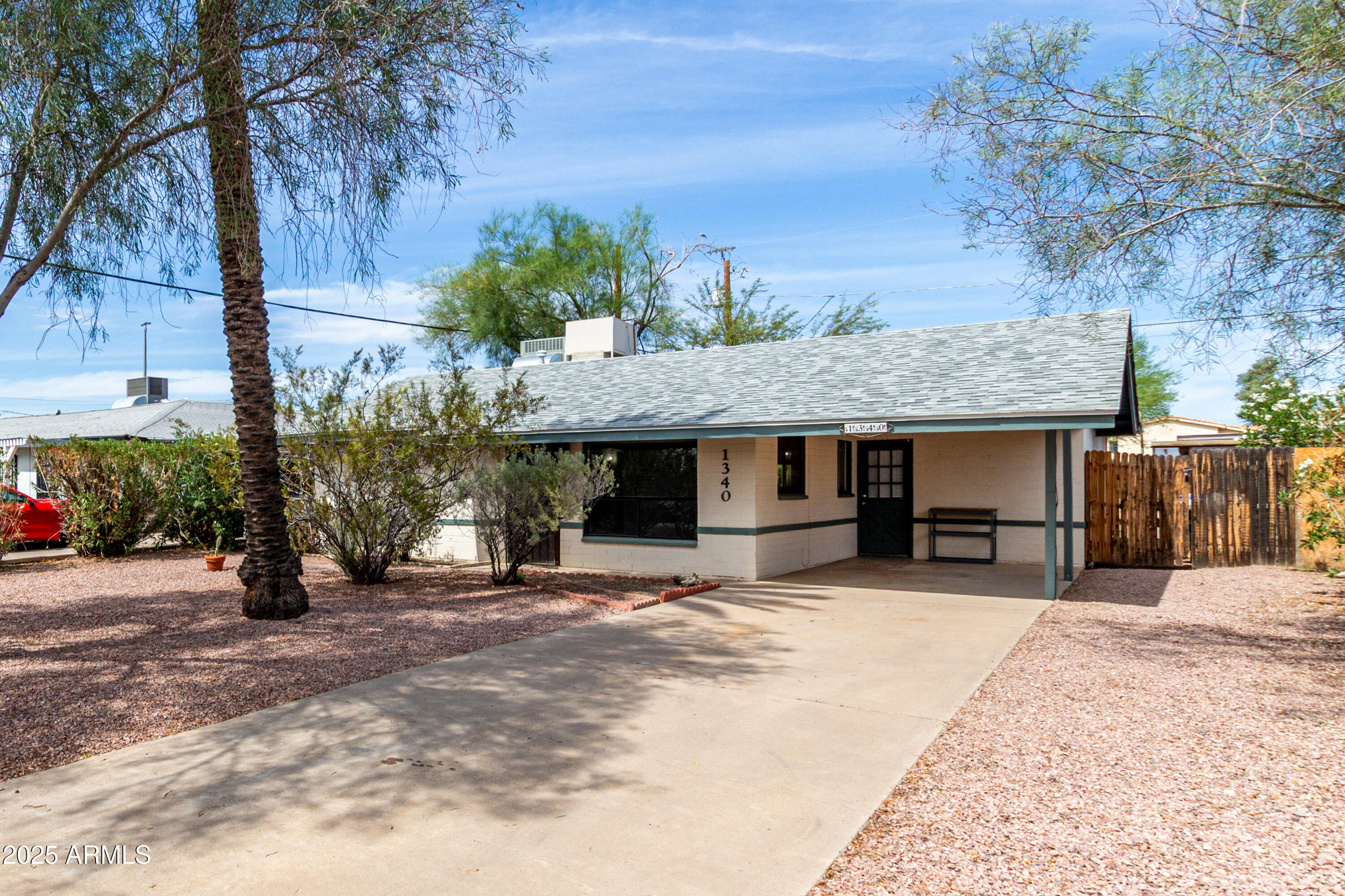 1340 E ORANGEWOOD Avenue E