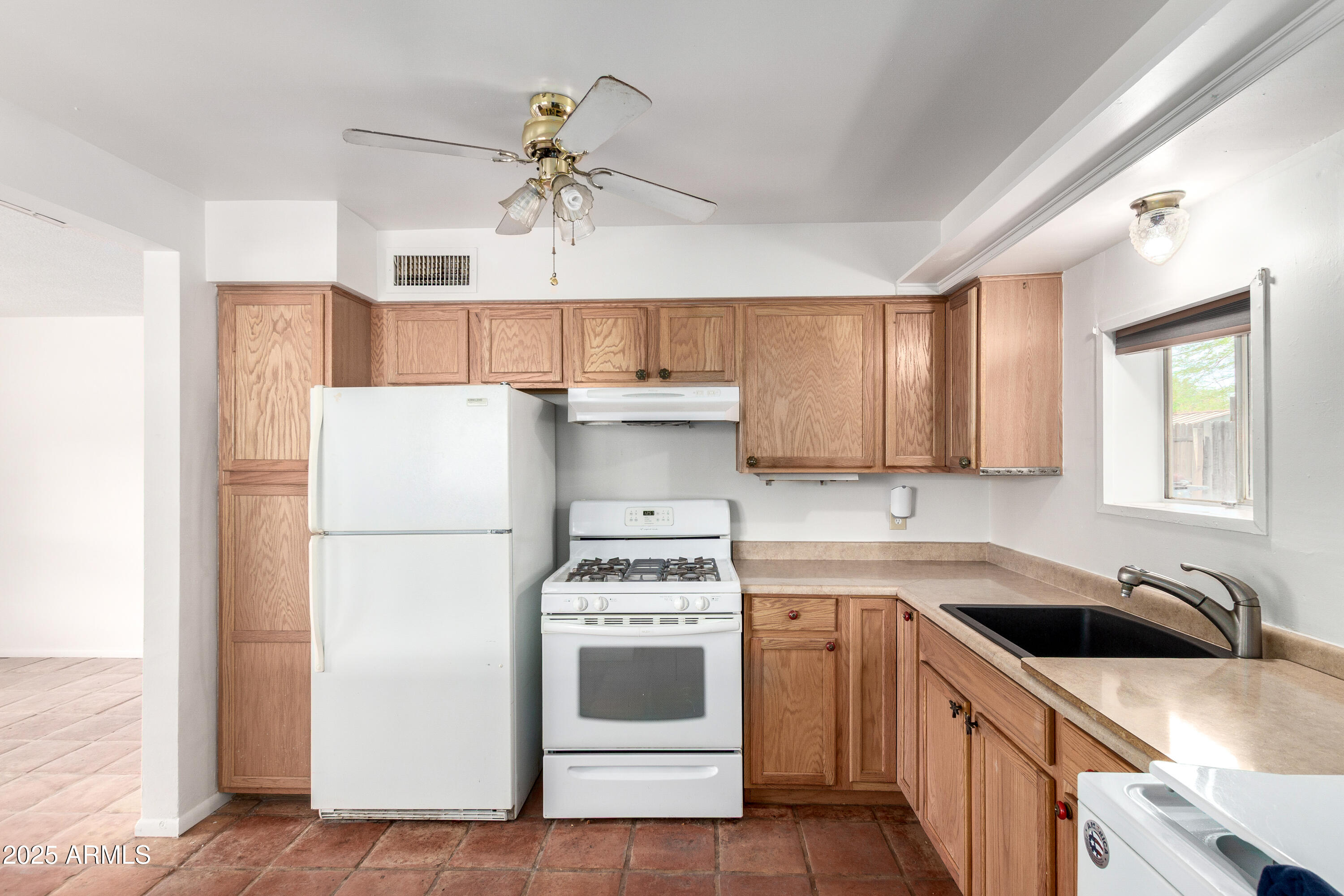 1340 E ORANGEWOOD Avenue E