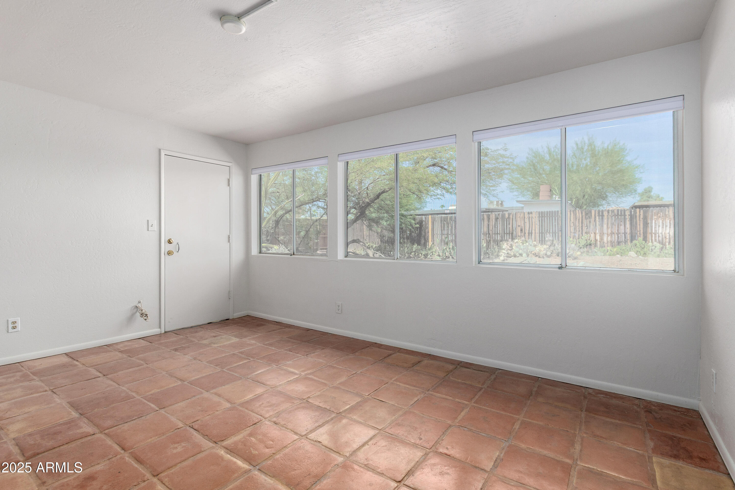 1340 E ORANGEWOOD Avenue E