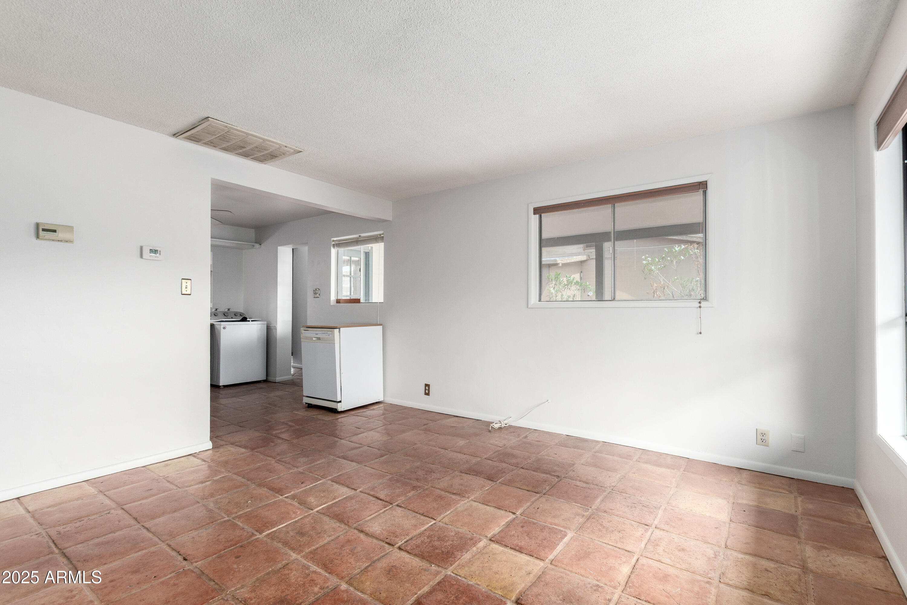 1340 E ORANGEWOOD Avenue E