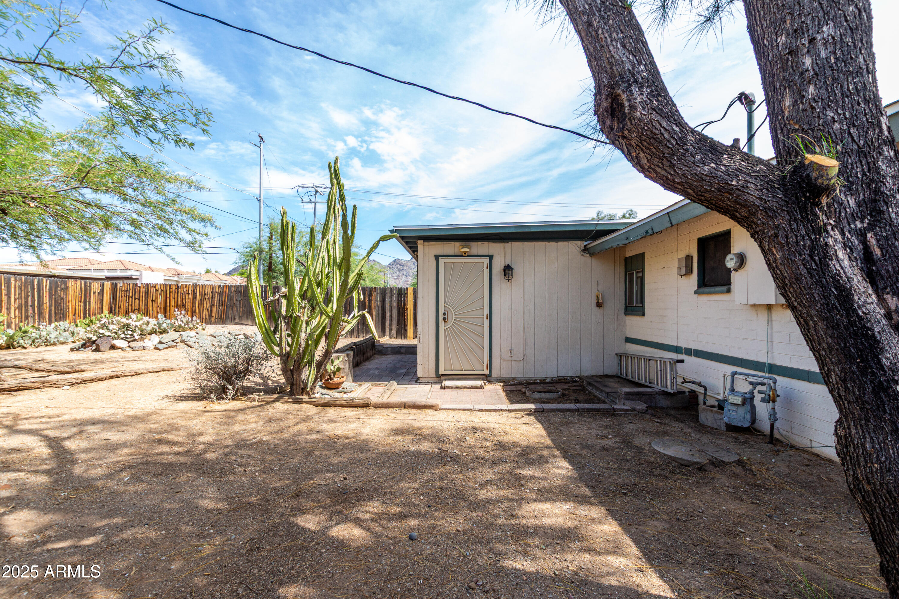 1340 E ORANGEWOOD Avenue E