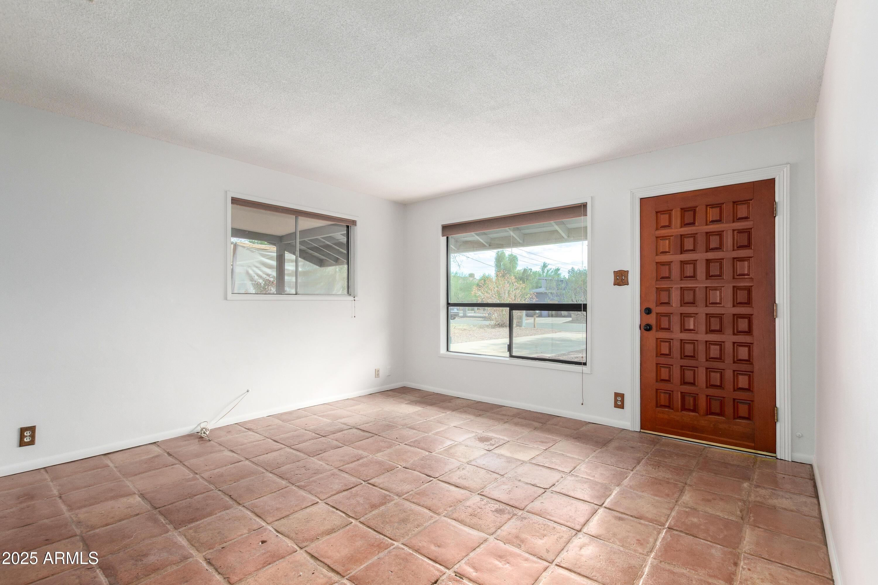 1340 E ORANGEWOOD Avenue E