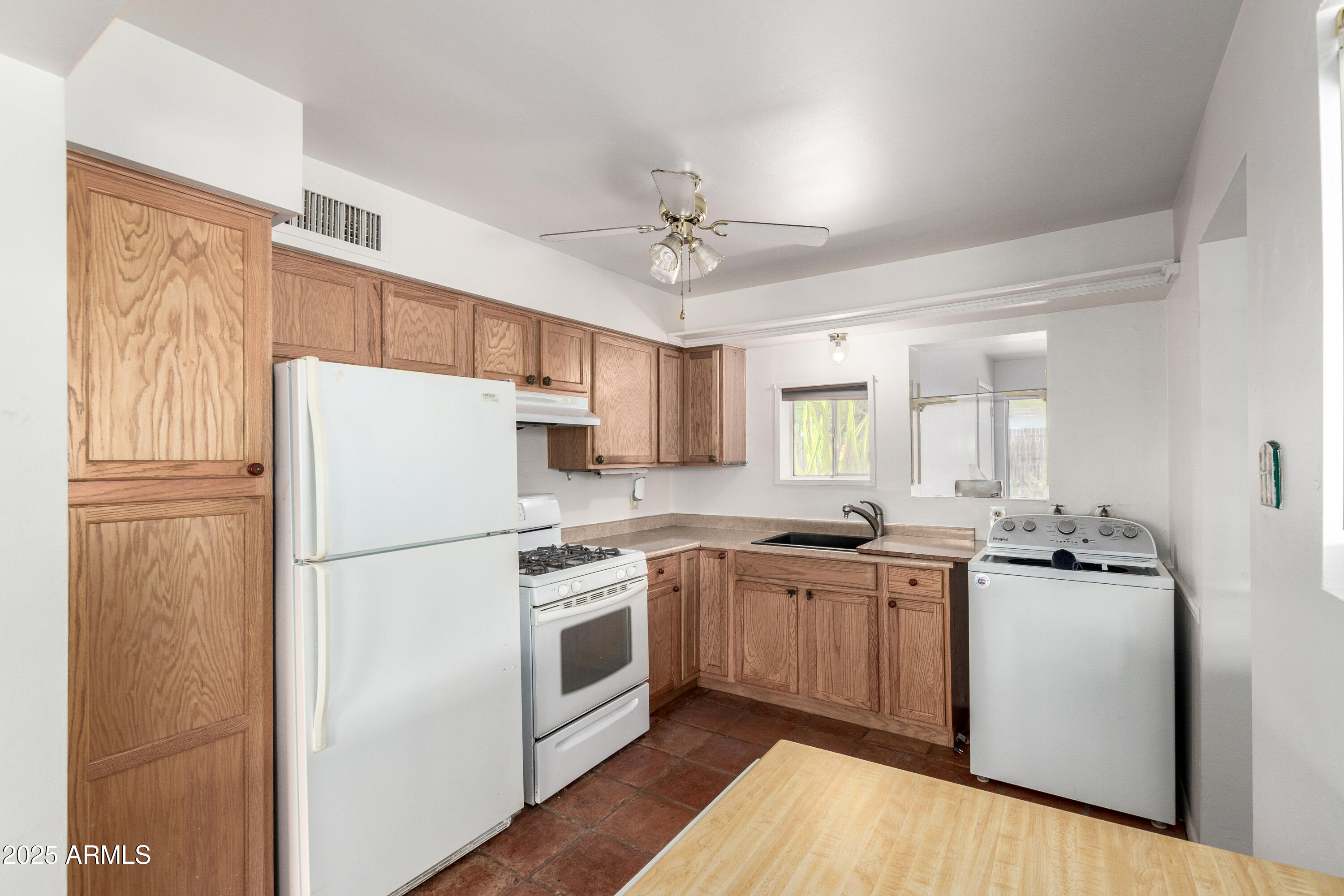 1340 E ORANGEWOOD Avenue E