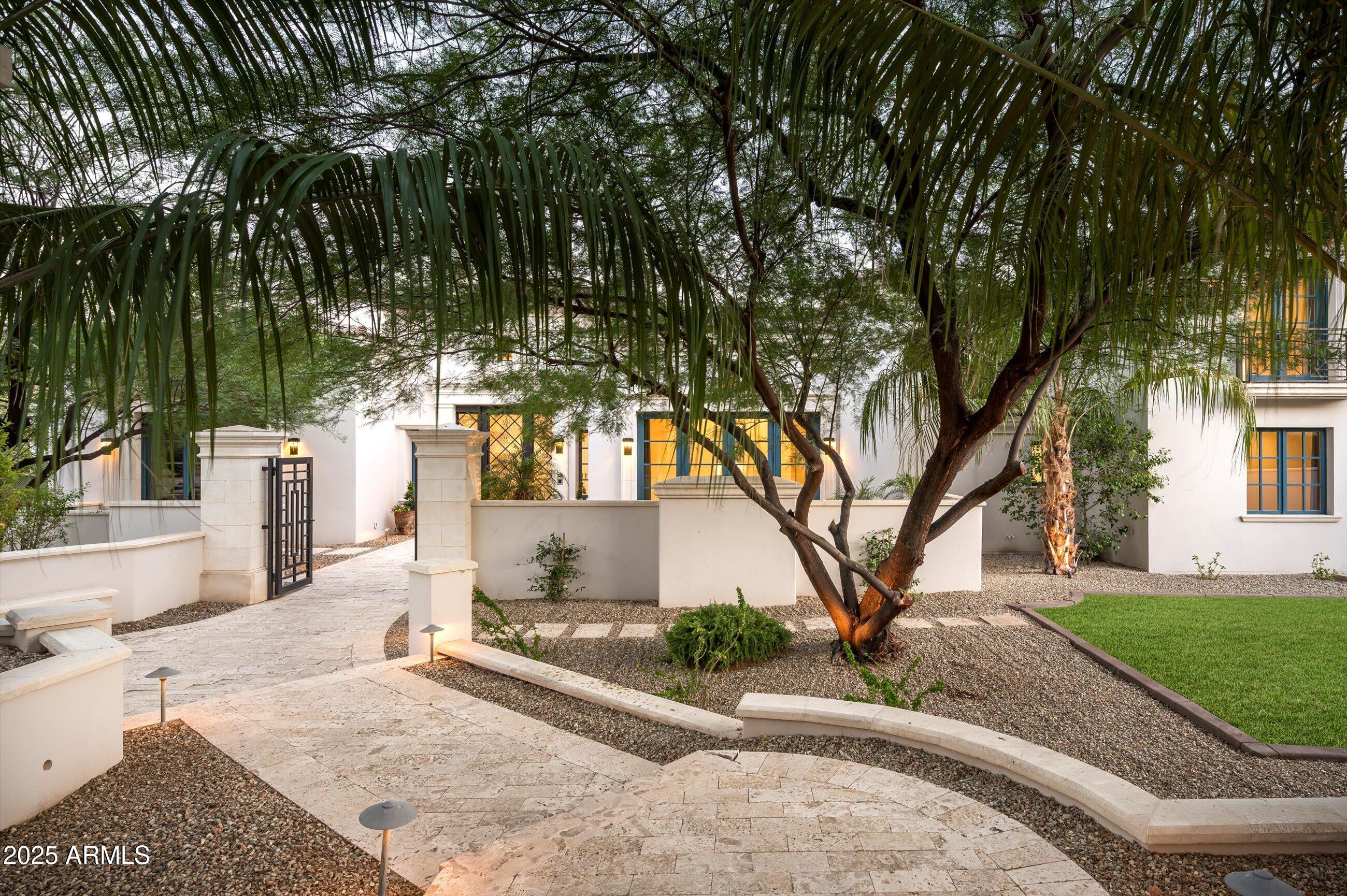 5729 E JOSHUA TREE Lane