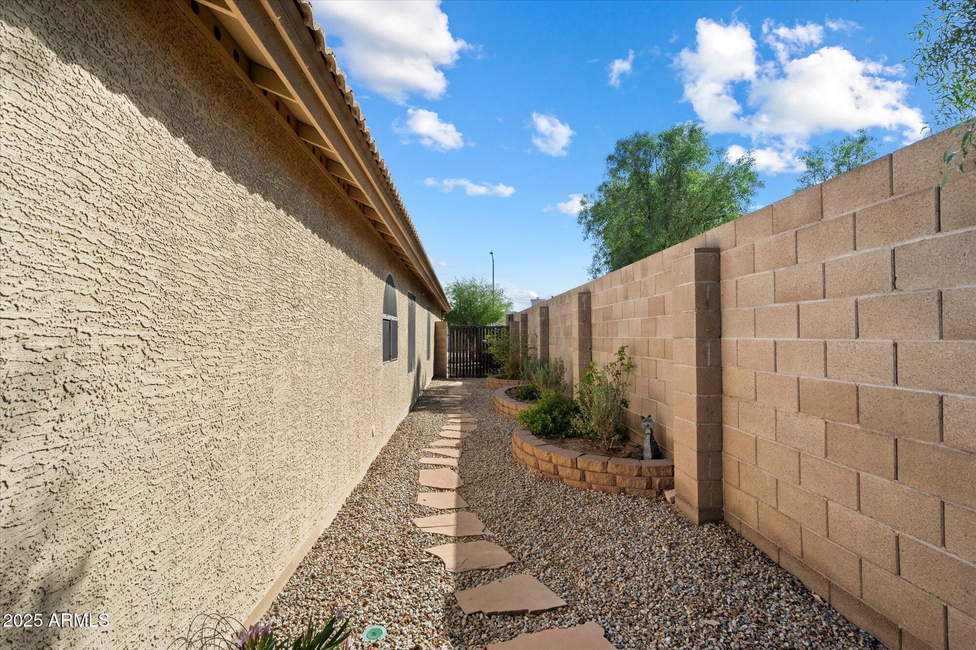 3042 E Roveen Avenue
