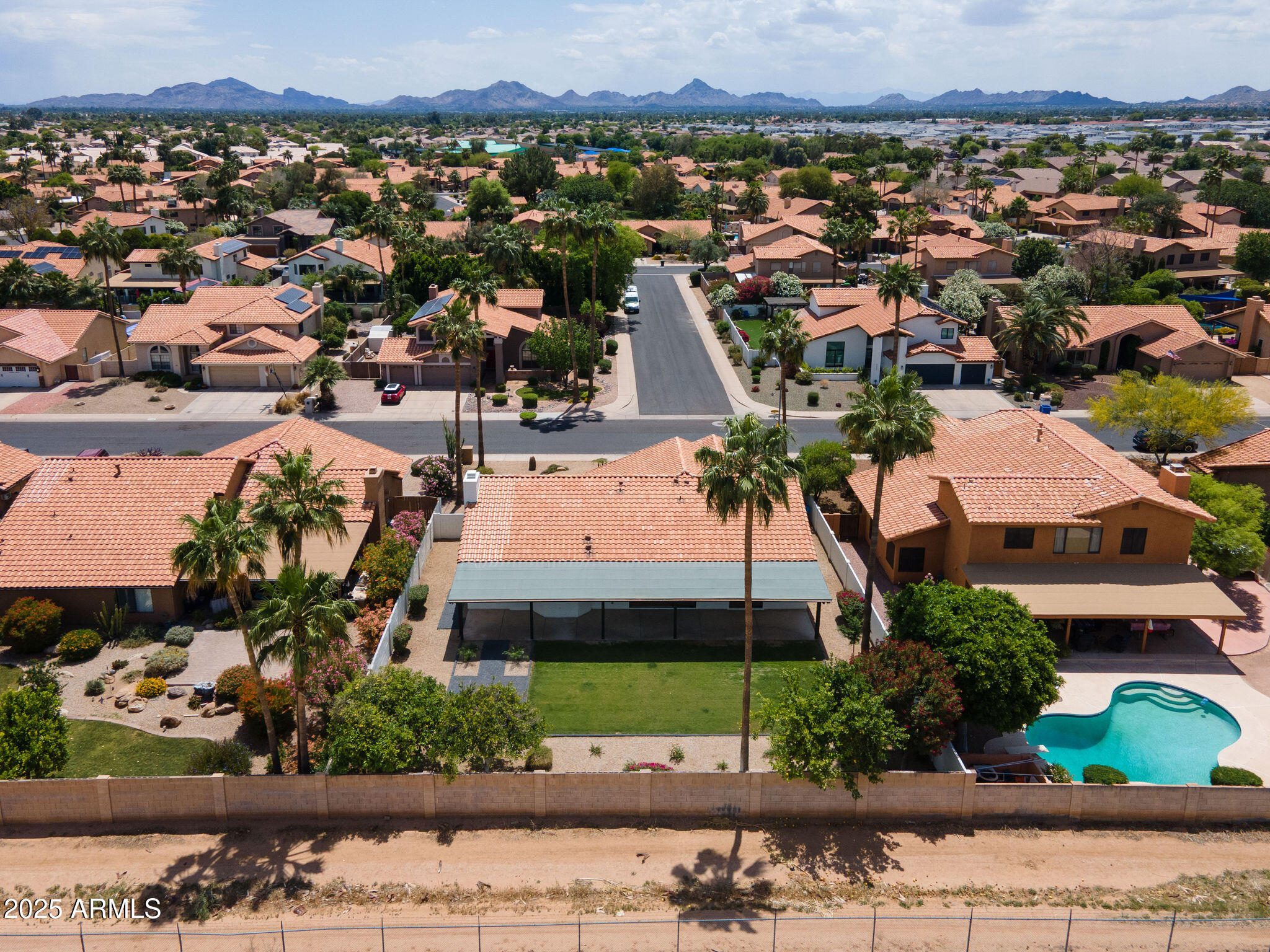 5402 E MICHELLE Drive