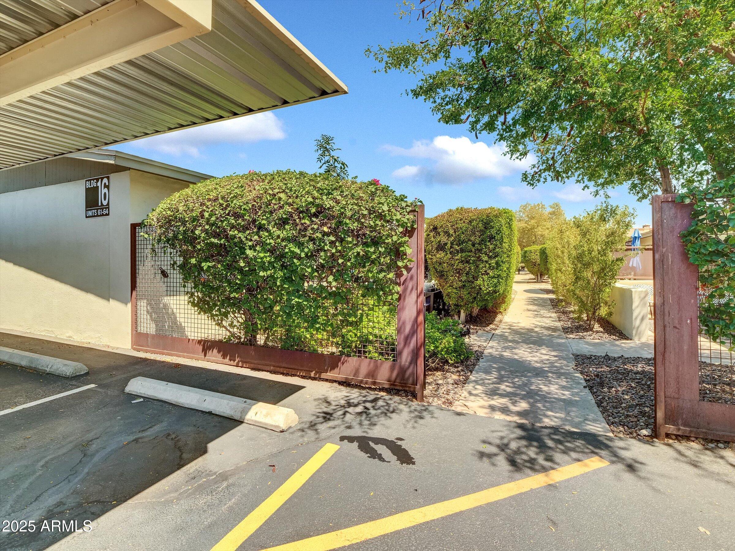 1850 E MARYLAND Avenue, 64