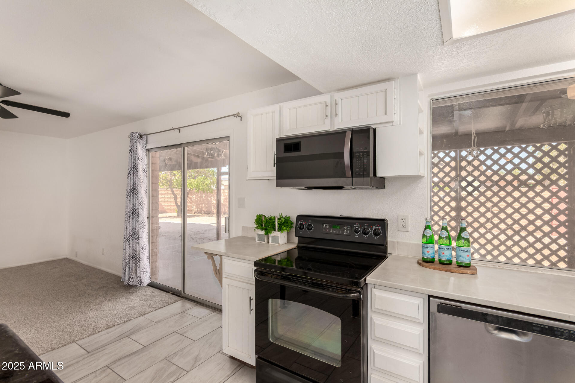 502 E SILVER REEF Road