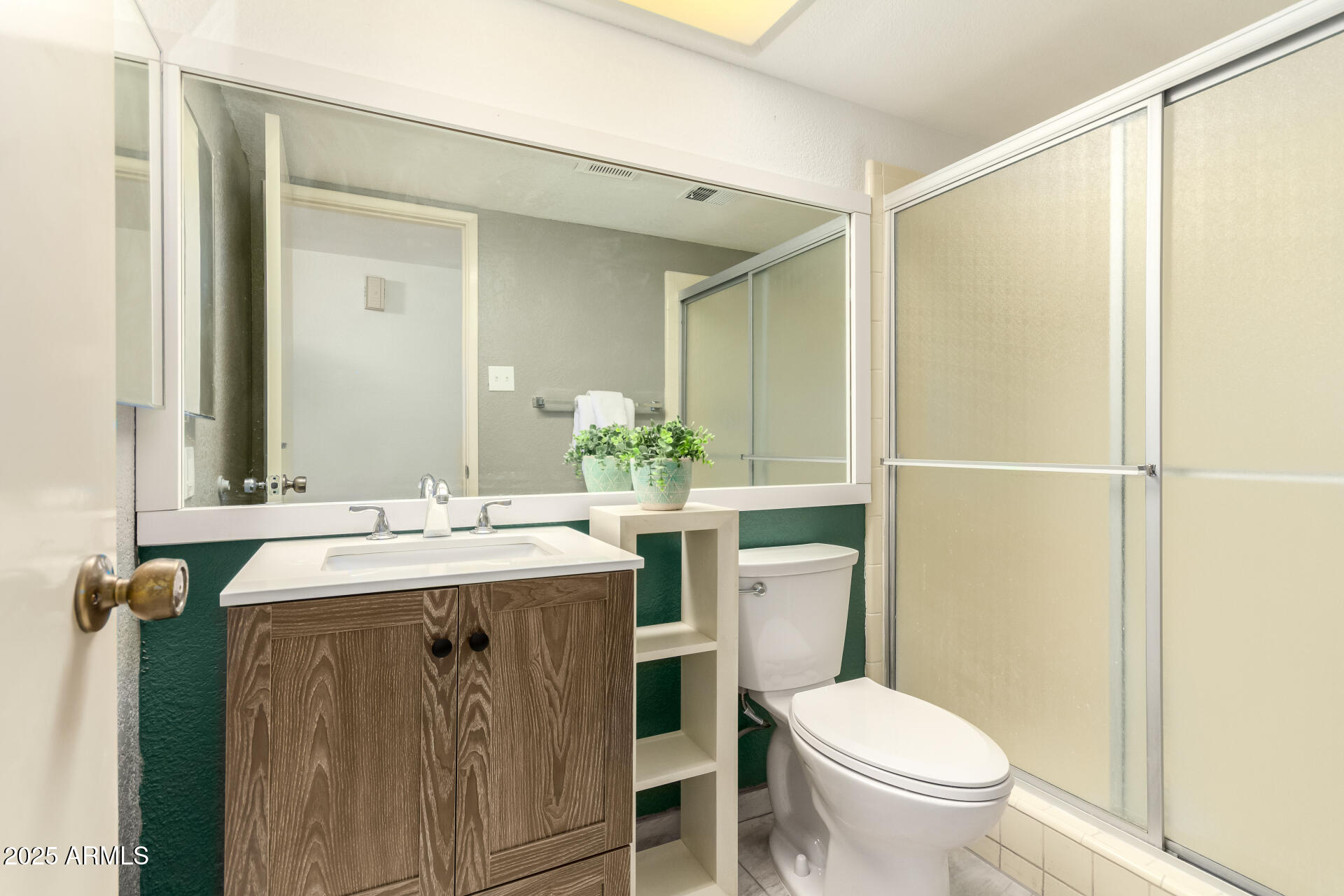 502 E SILVER REEF Road