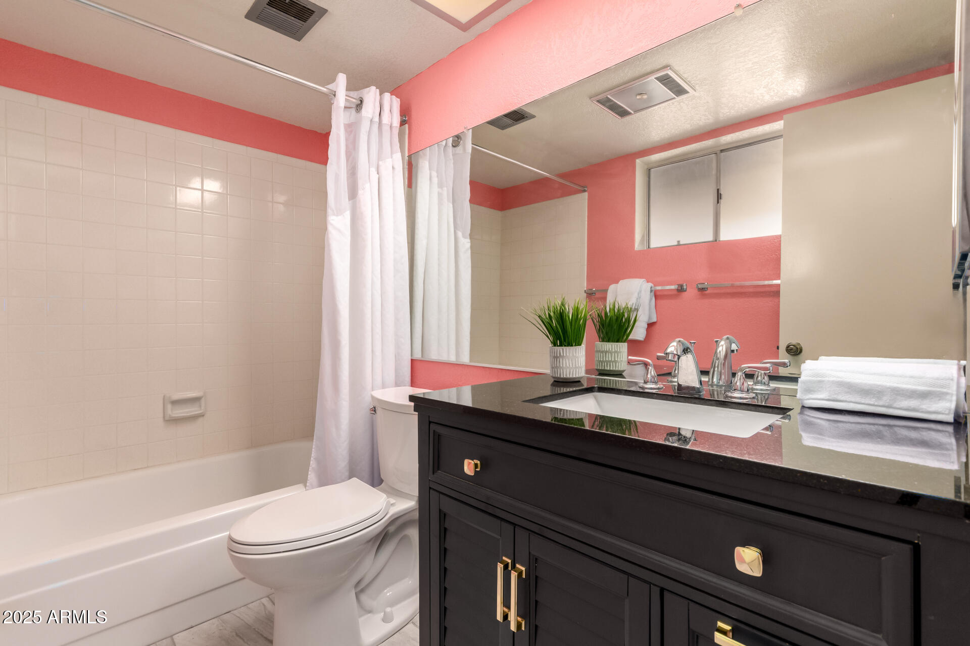 502 E SILVER REEF Road