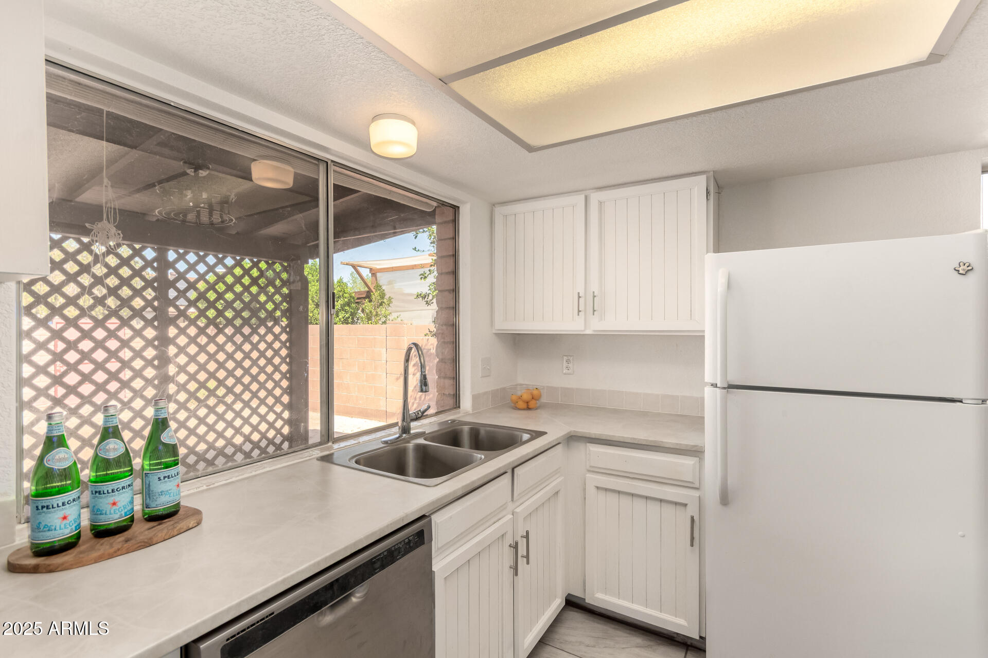 502 E SILVER REEF Road