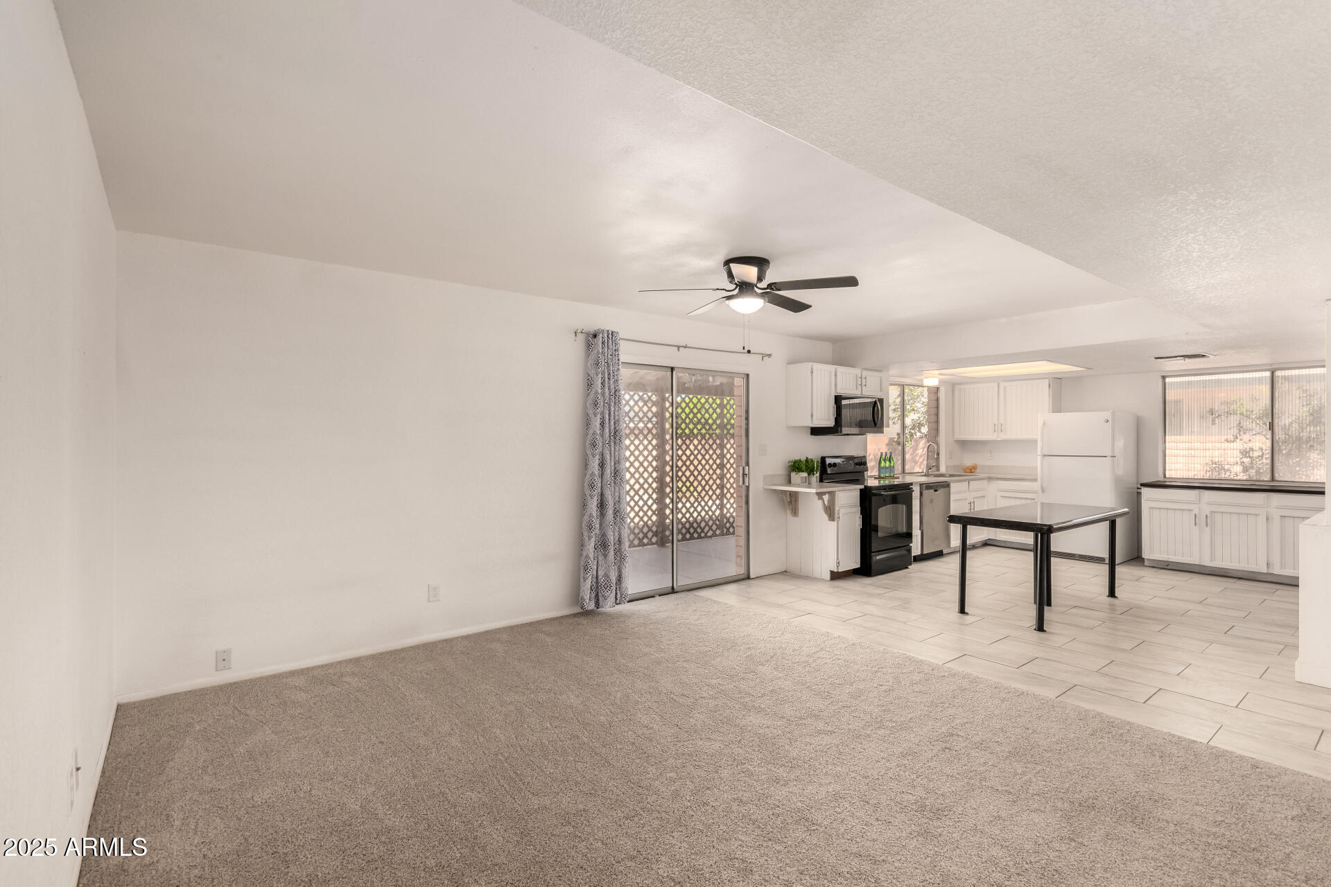 502 E SILVER REEF Road