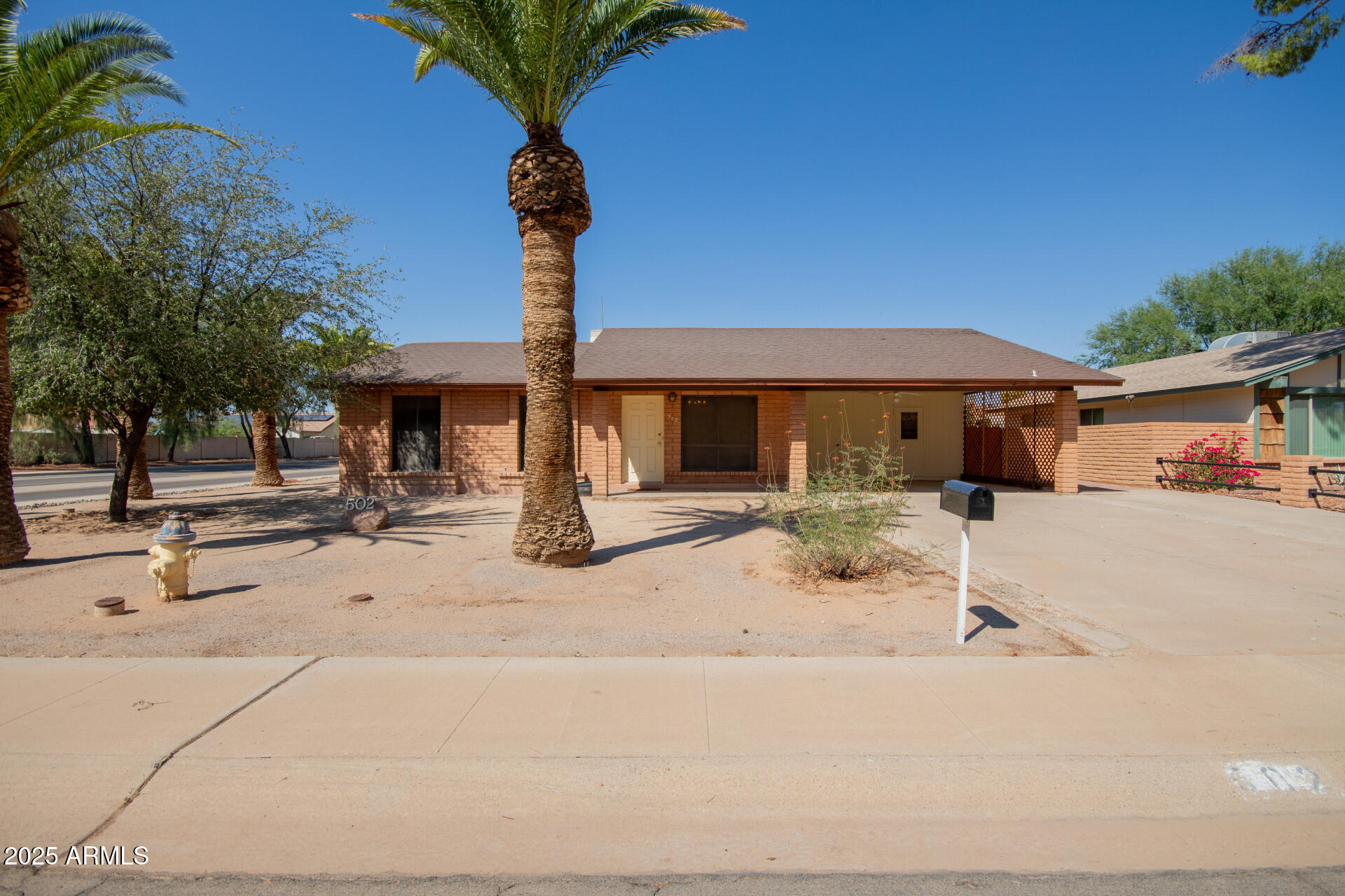 502 E SILVER REEF Road