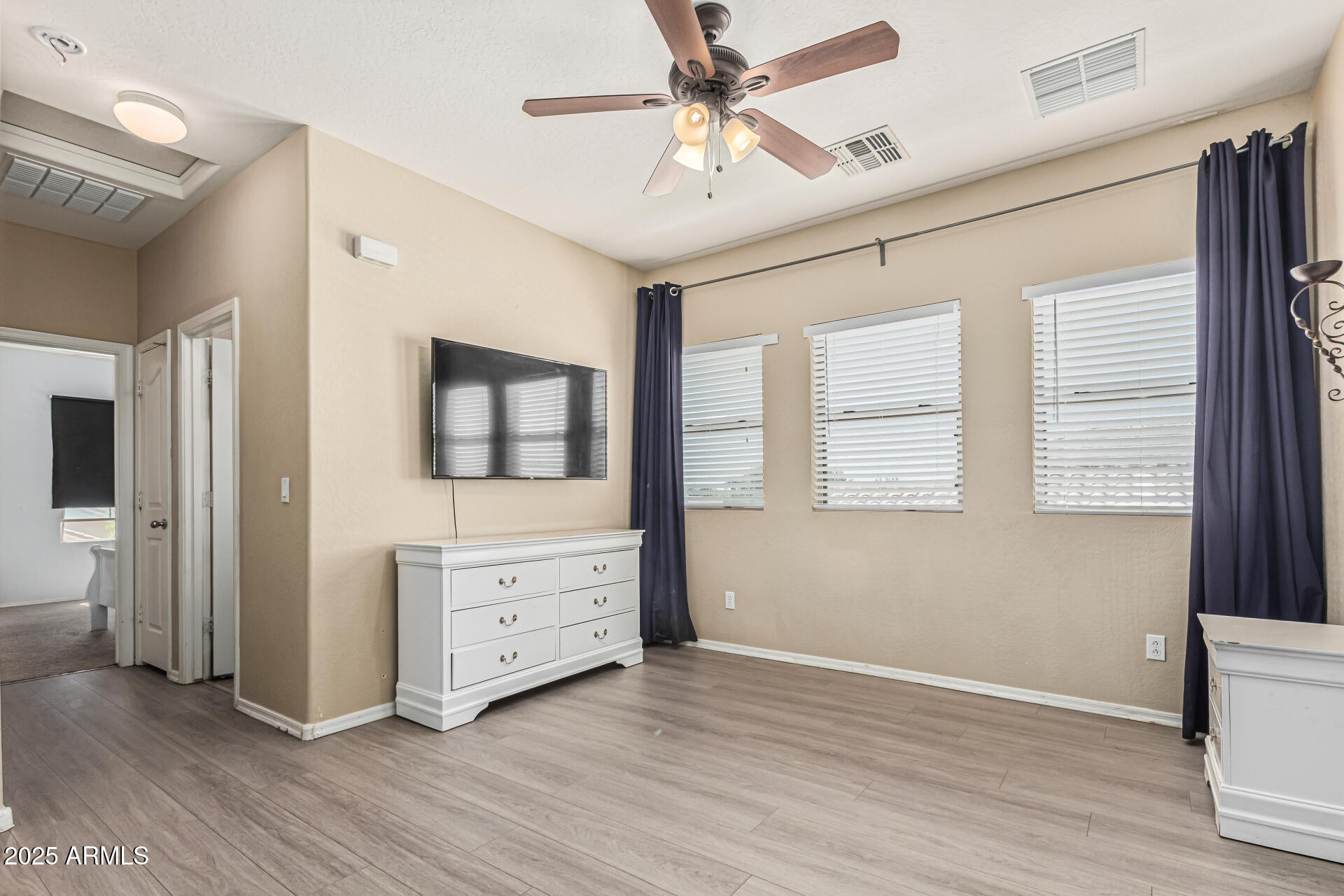 4344 E Alamo Street