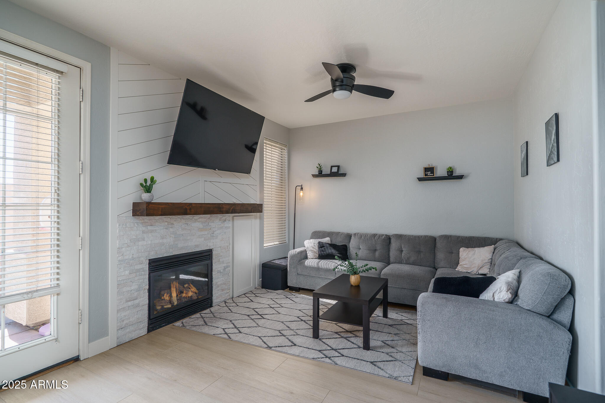 5415 E MCKELLIPS Road, 44