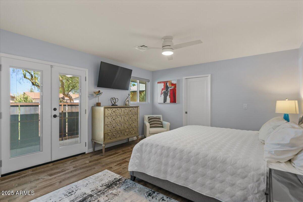 8337 E MINNEZONA Avenue